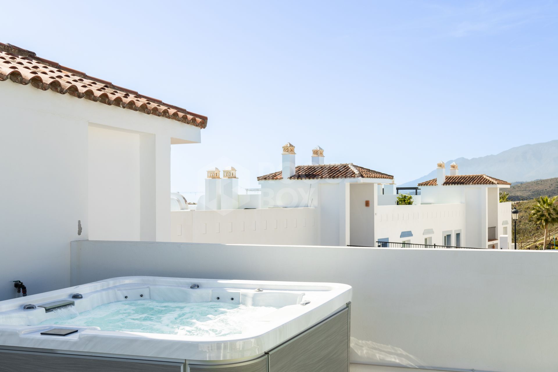 Luxury 3-Bedroom Penthouse with Panoramic Sea Views in El Paraiso