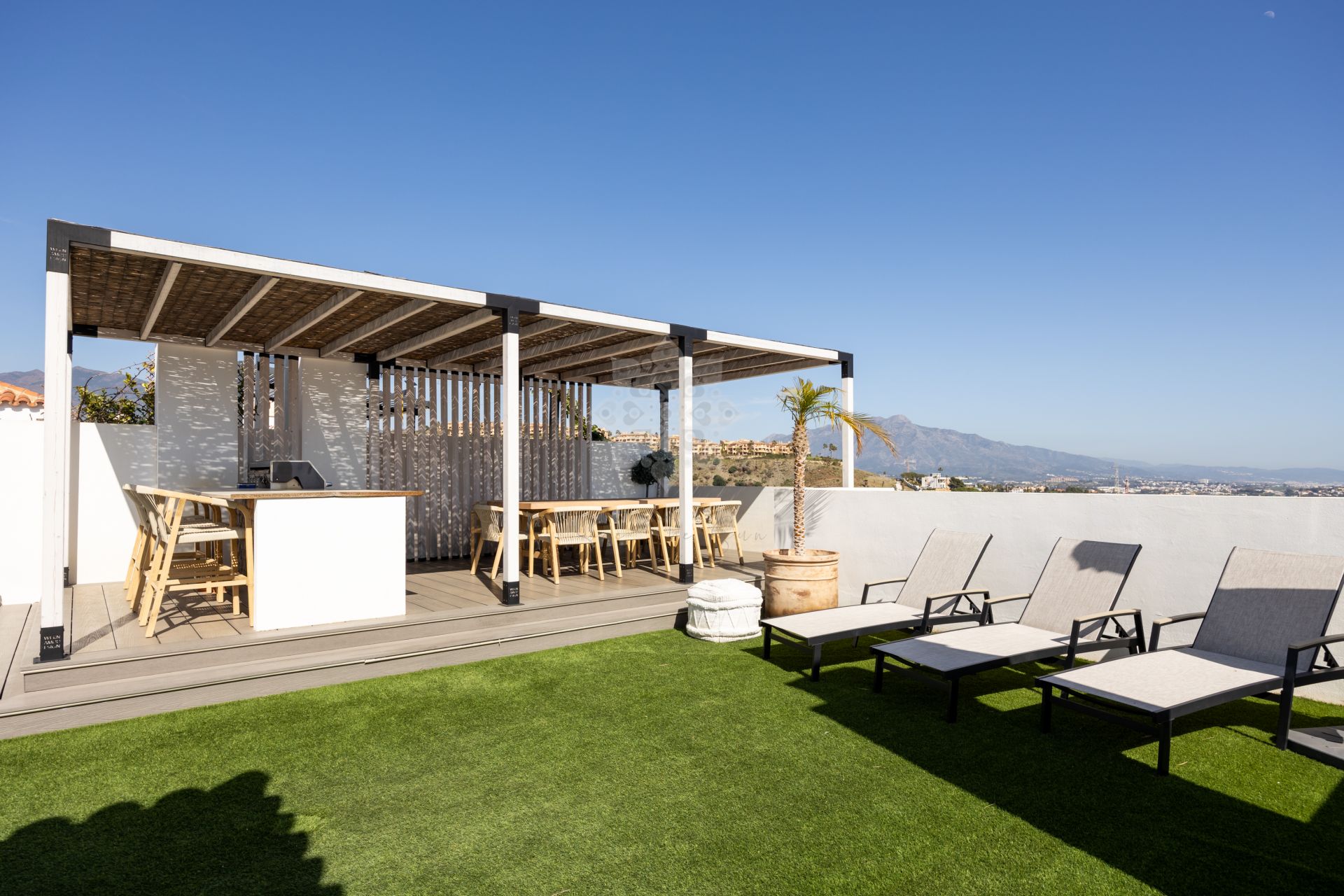 Penthouse in El Paraiso, Estepona