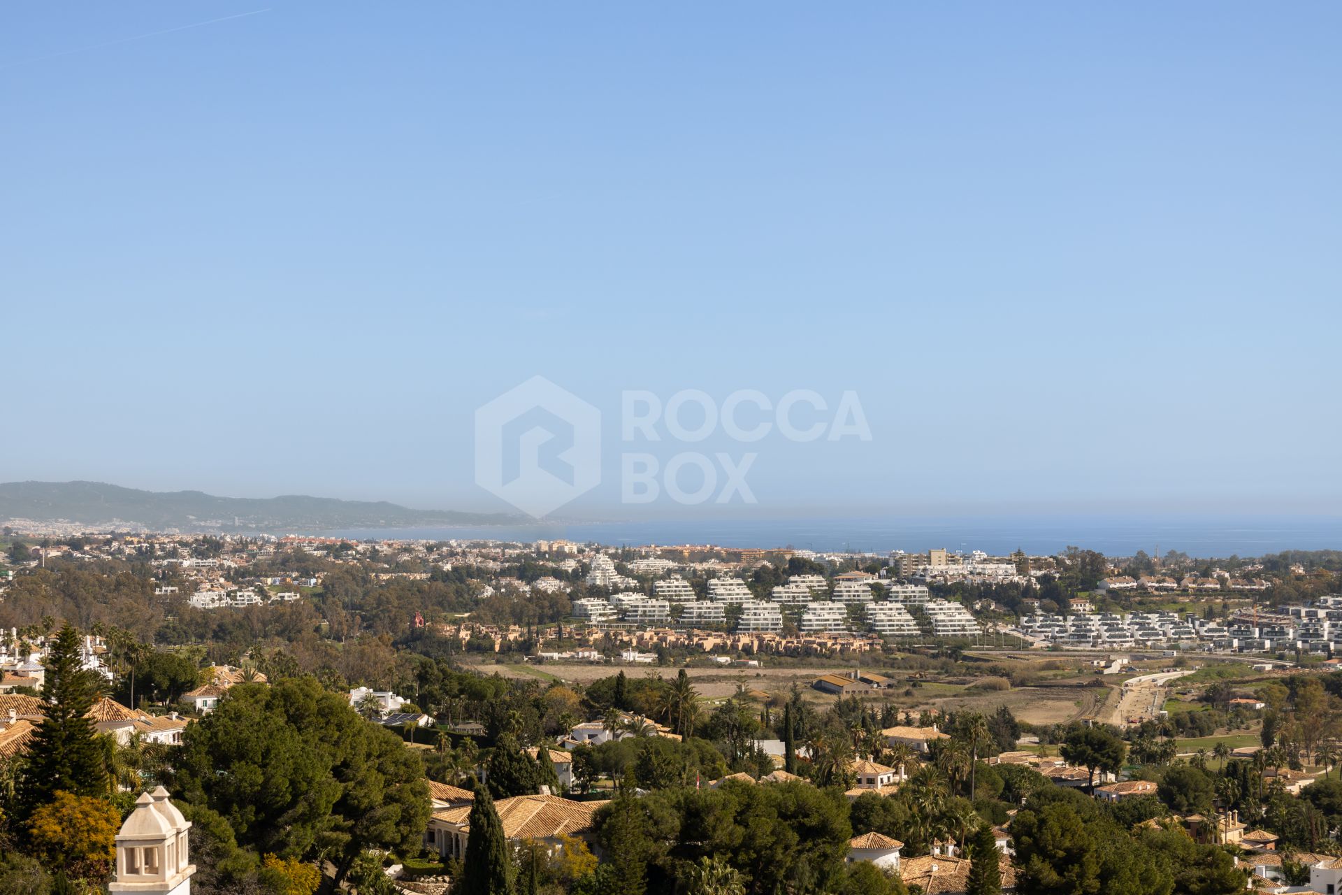 Luxury 3-Bedroom Penthouse with Panoramic Sea Views in El Paraiso