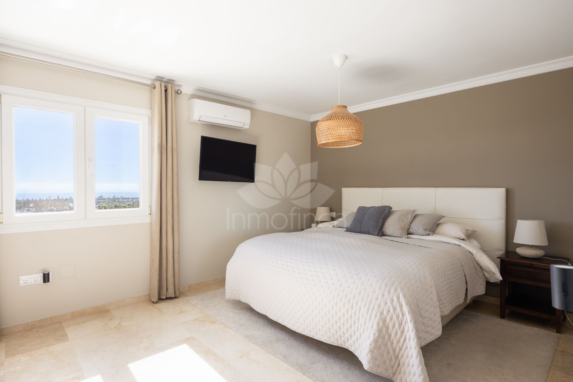 Penthouse in El Paraiso, Estepona