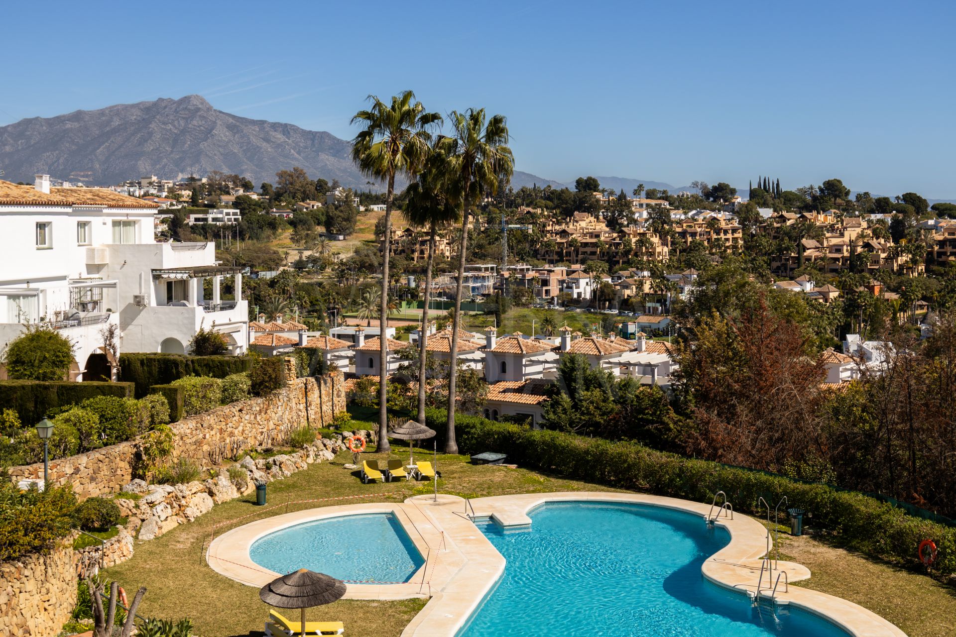 Penthouse in El Paraiso, Estepona