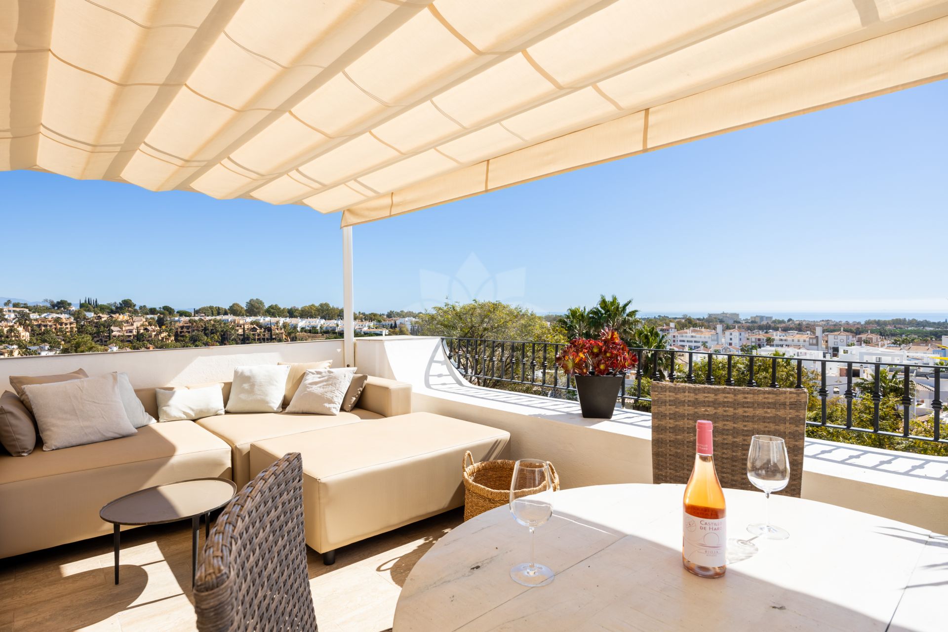 Penthouse in El Paraiso, Estepona