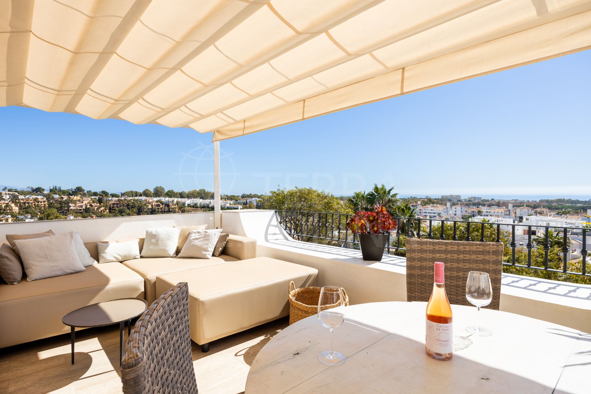 Penthouse in El Paraiso, Estepona
