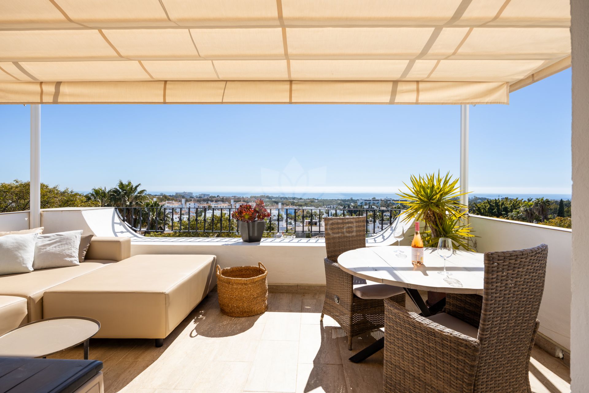 Penthouse in El Paraiso, Estepona