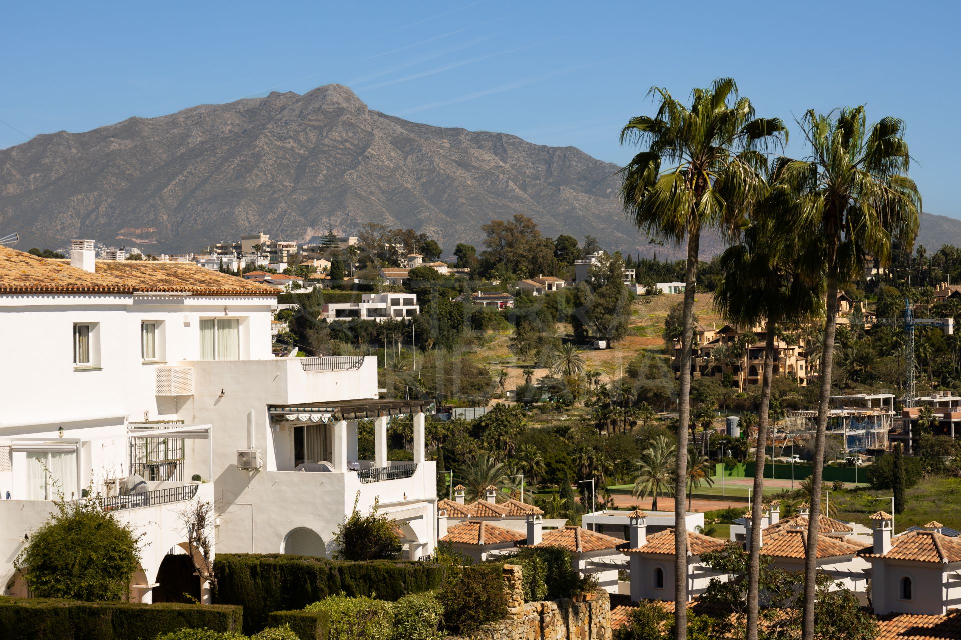 Penthouse in El Paraiso, Estepona