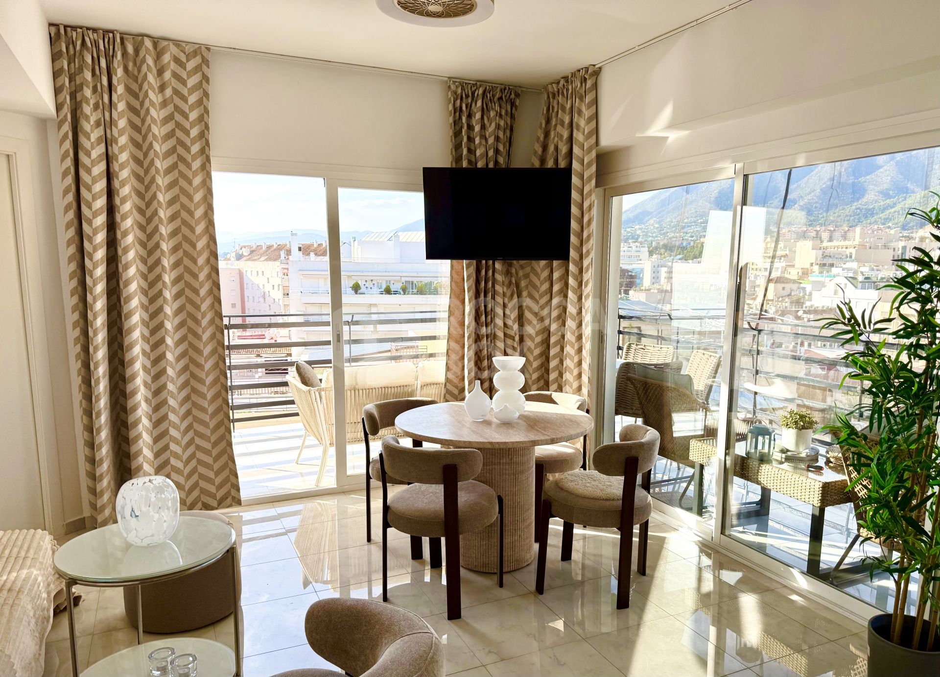 Beachfront apartment in the heart of Marbella