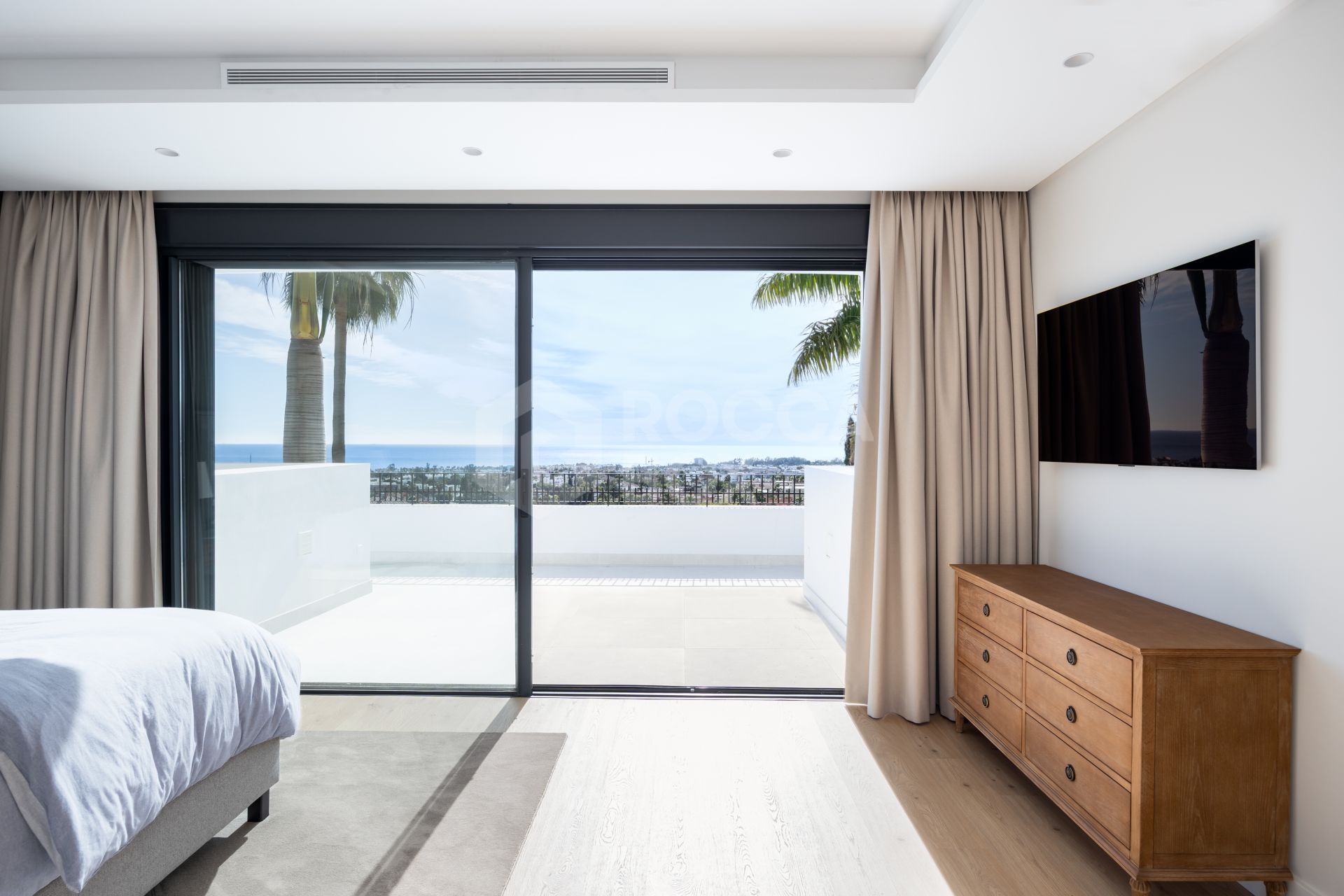 Exquisite Modern Andalusian Masterpiece with Panoramic Sea Views – Los Flamingos, Benahavís