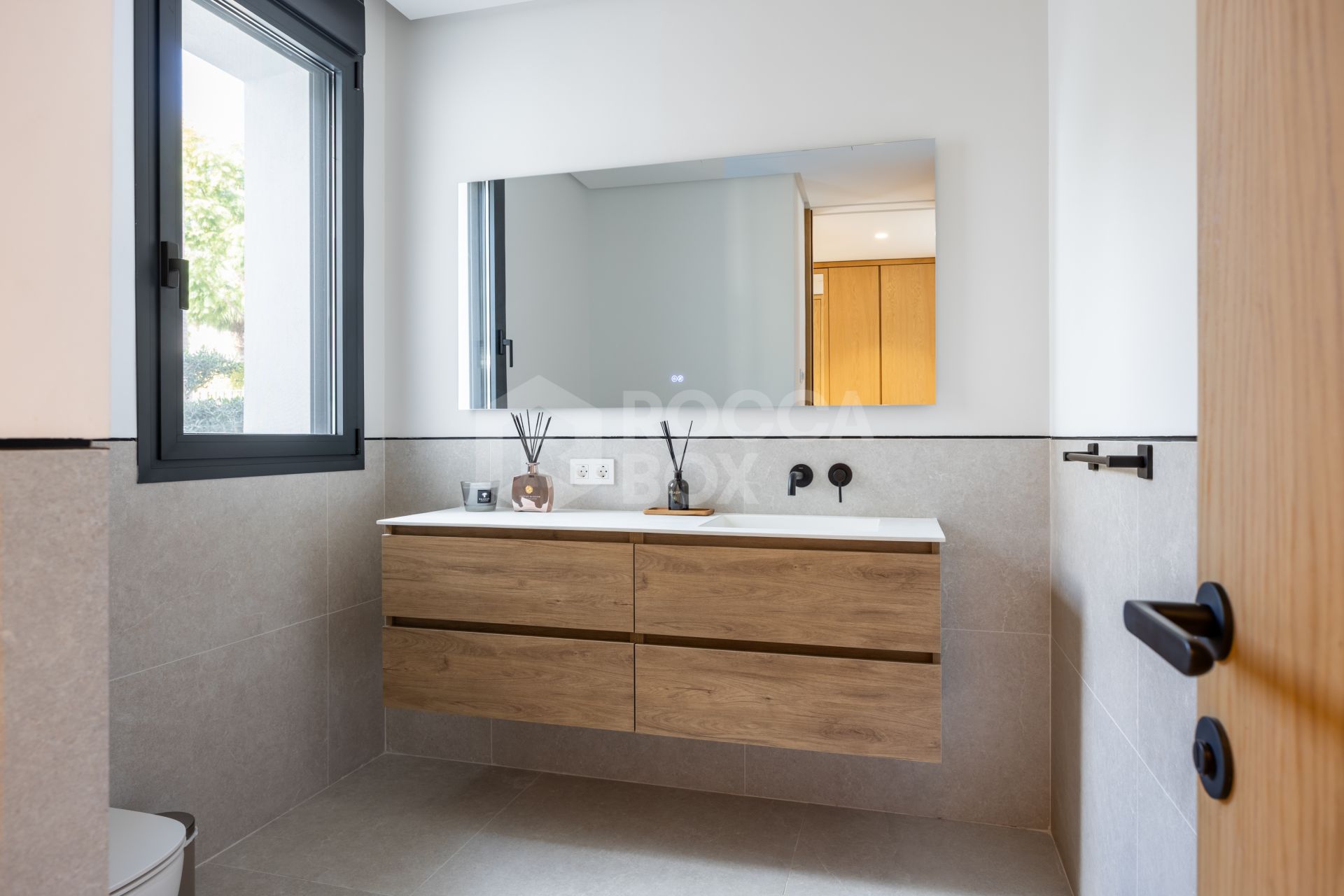 Exquisite Modern Andalusian Masterpiece with Panoramic Sea Views – Los Flamingos, Benahavís