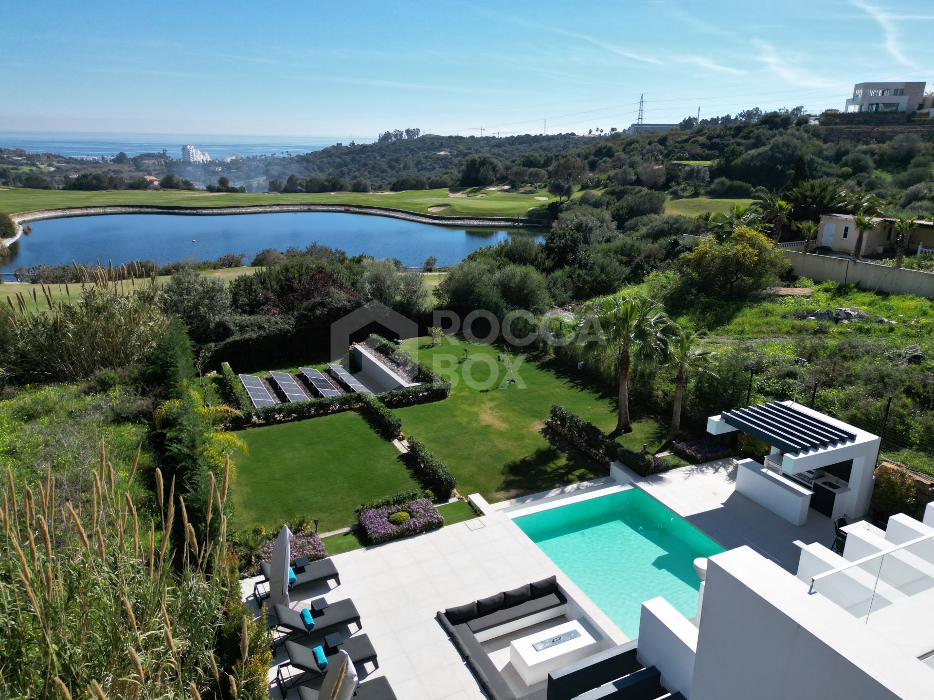 Villa for sale in Valle Romano, Estepona West