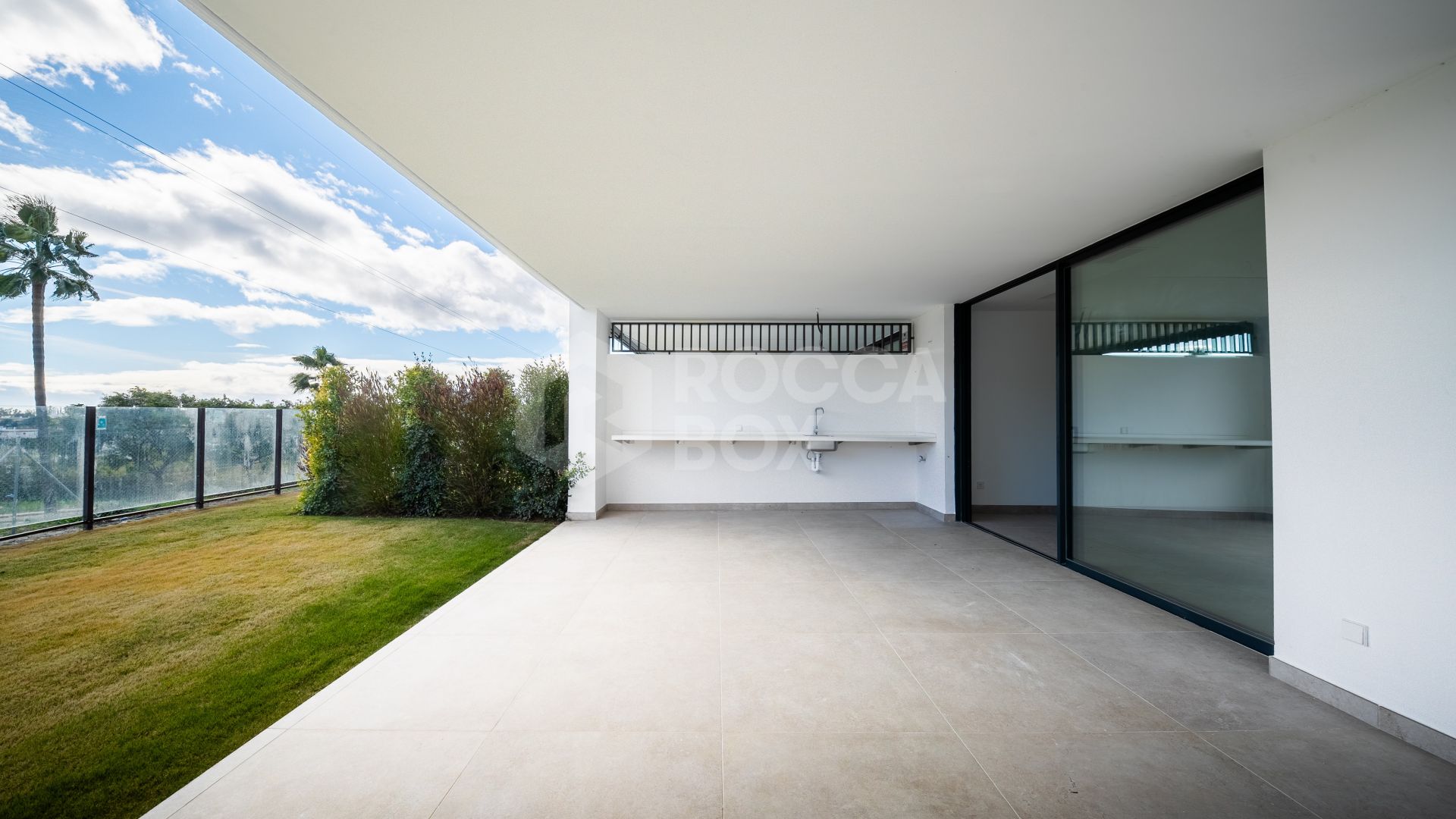 Contemporary Corner Ground Floor Apartment in Cancelada, Estepona East