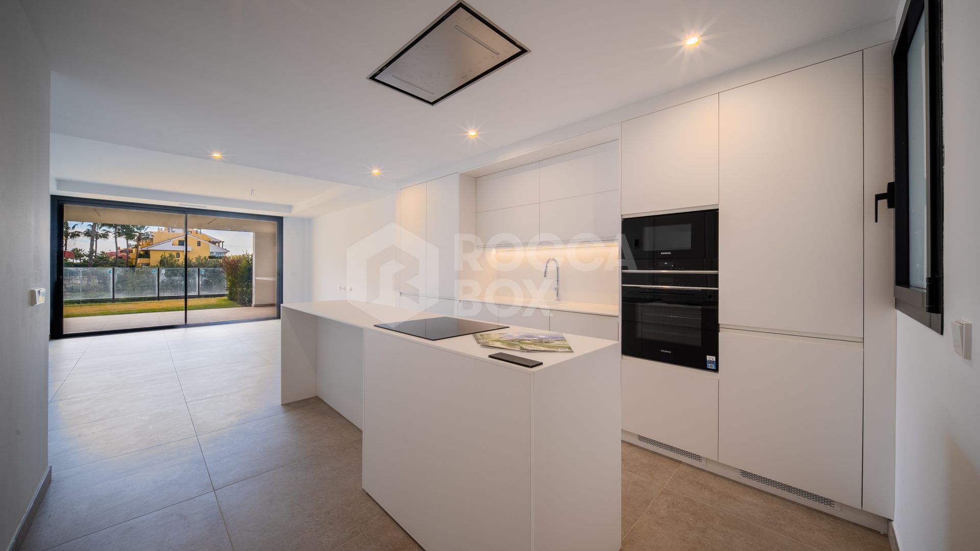 Contemporary Corner Ground Floor Apartment in Cancelada, Estepona East