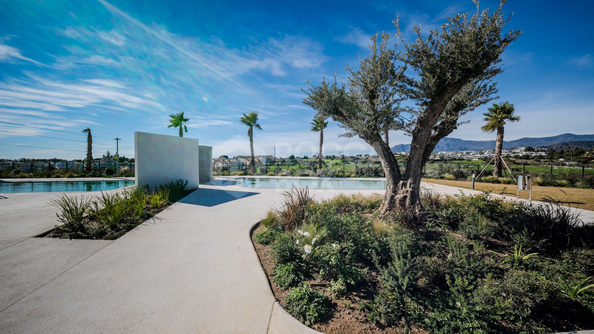 Contemporary Corner Ground Floor Apartment in Cancelada, Estepona East