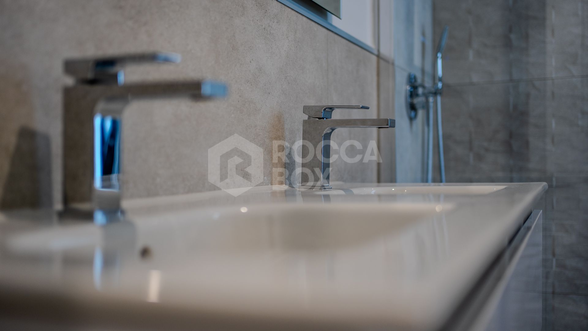 Contemporary Corner Ground Floor Apartment in Cancelada, Estepona East