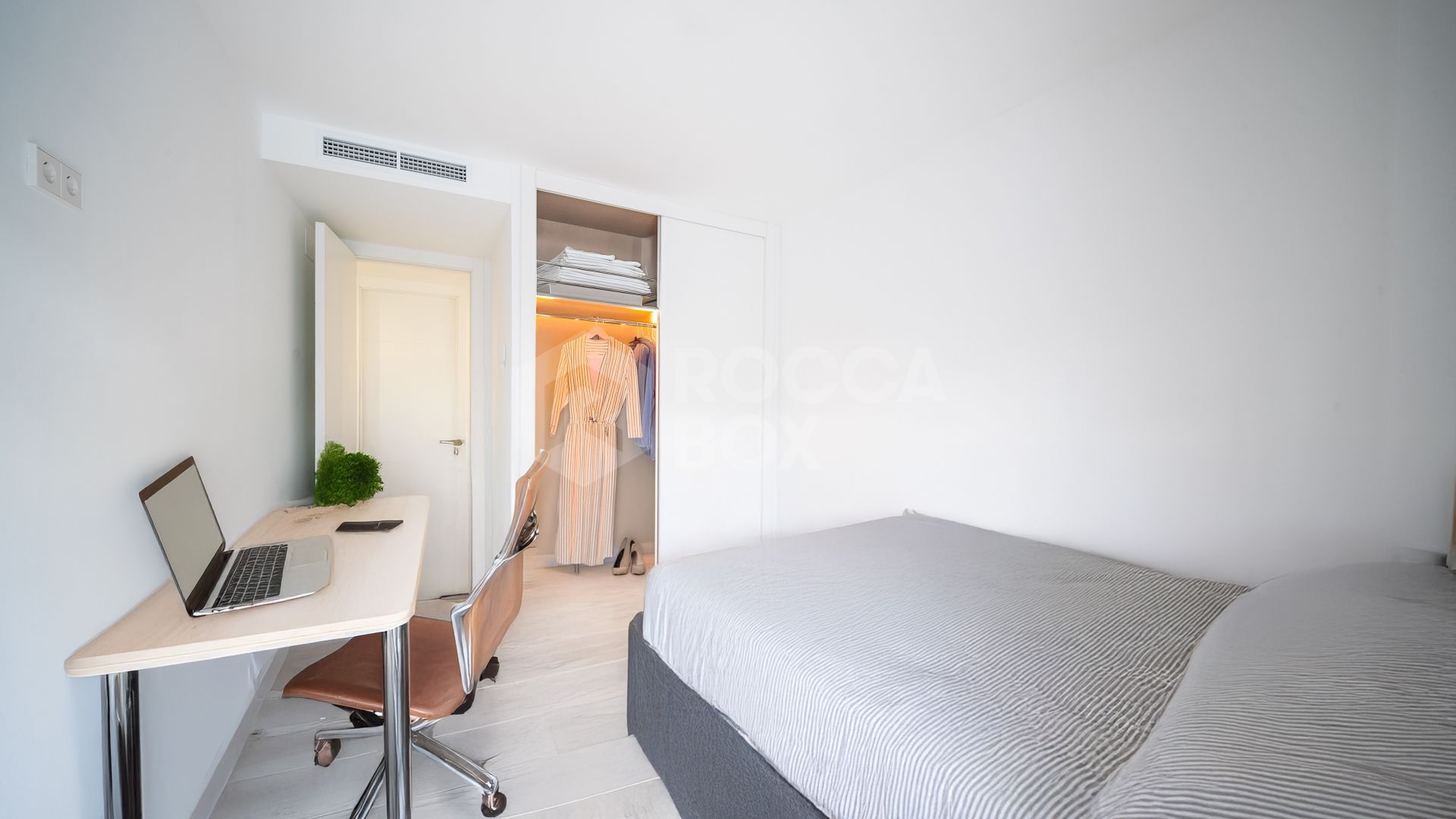 Contemporary Corner Ground Floor Apartment in Cancelada, Estepona East