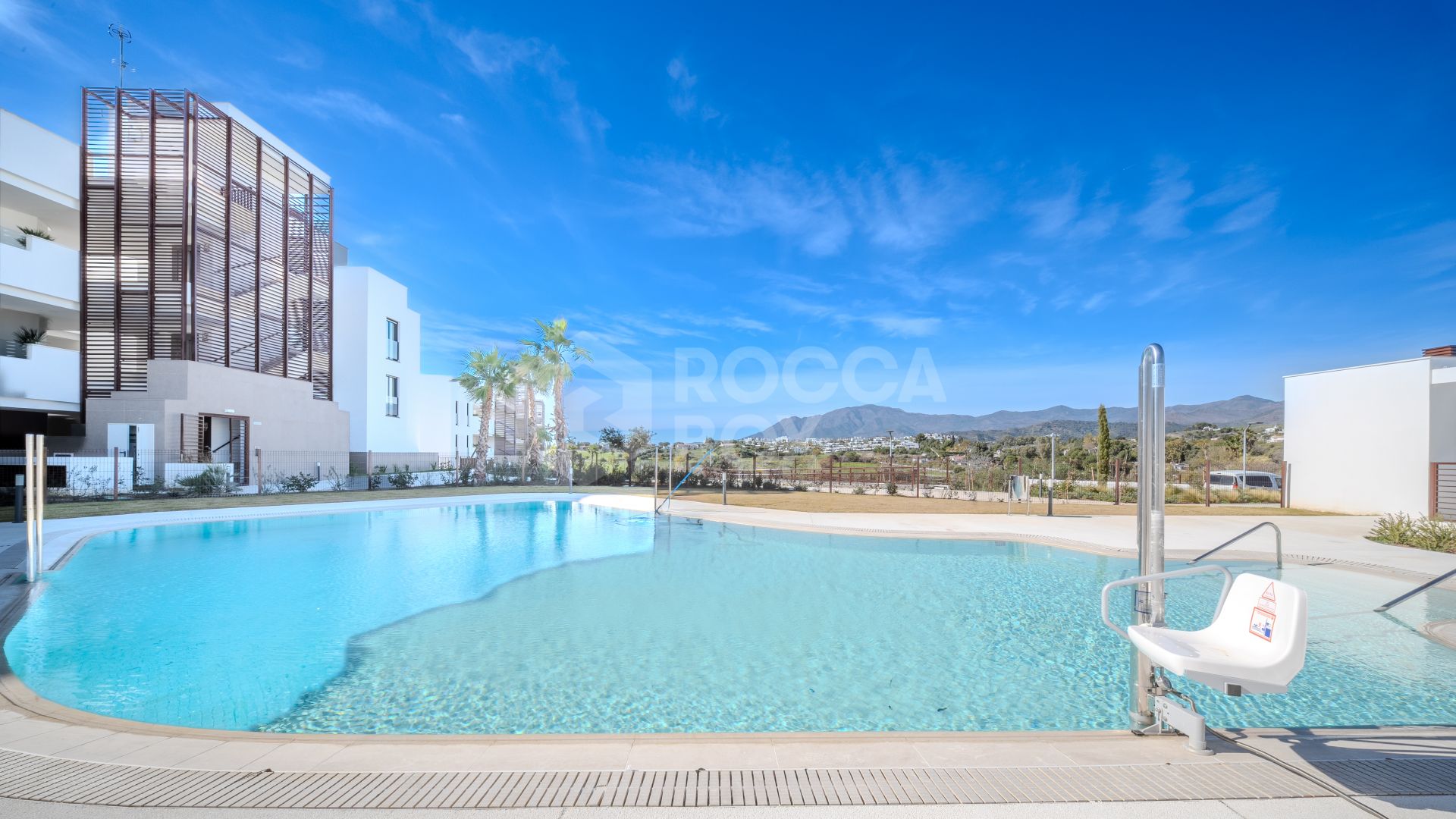 Contemporary Corner Ground Floor Apartment in Cancelada, Estepona East