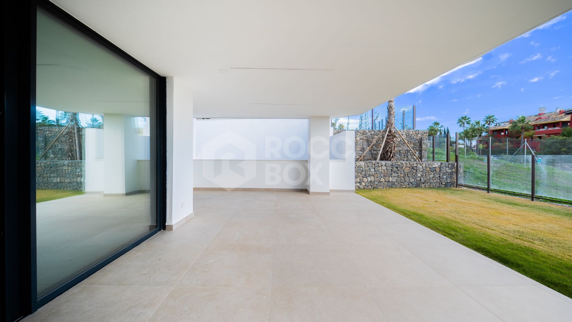 Contemporary Corner Ground Floor Apartment in Cancelada, Estepona East