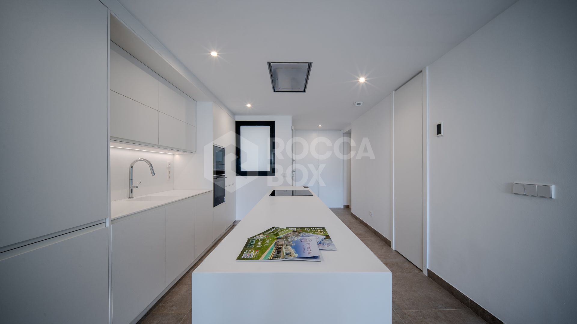 Contemporary Corner Ground Floor Apartment in Cancelada, Estepona East