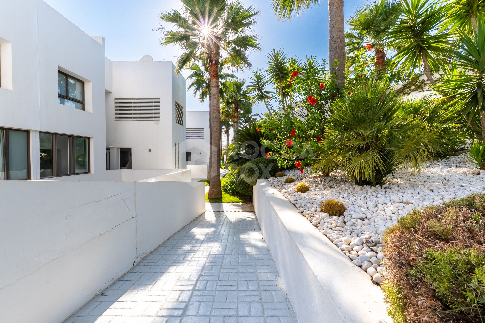 Elegant Ground Floor Apartment with Panoramic Views in Finca Cortesín Resort