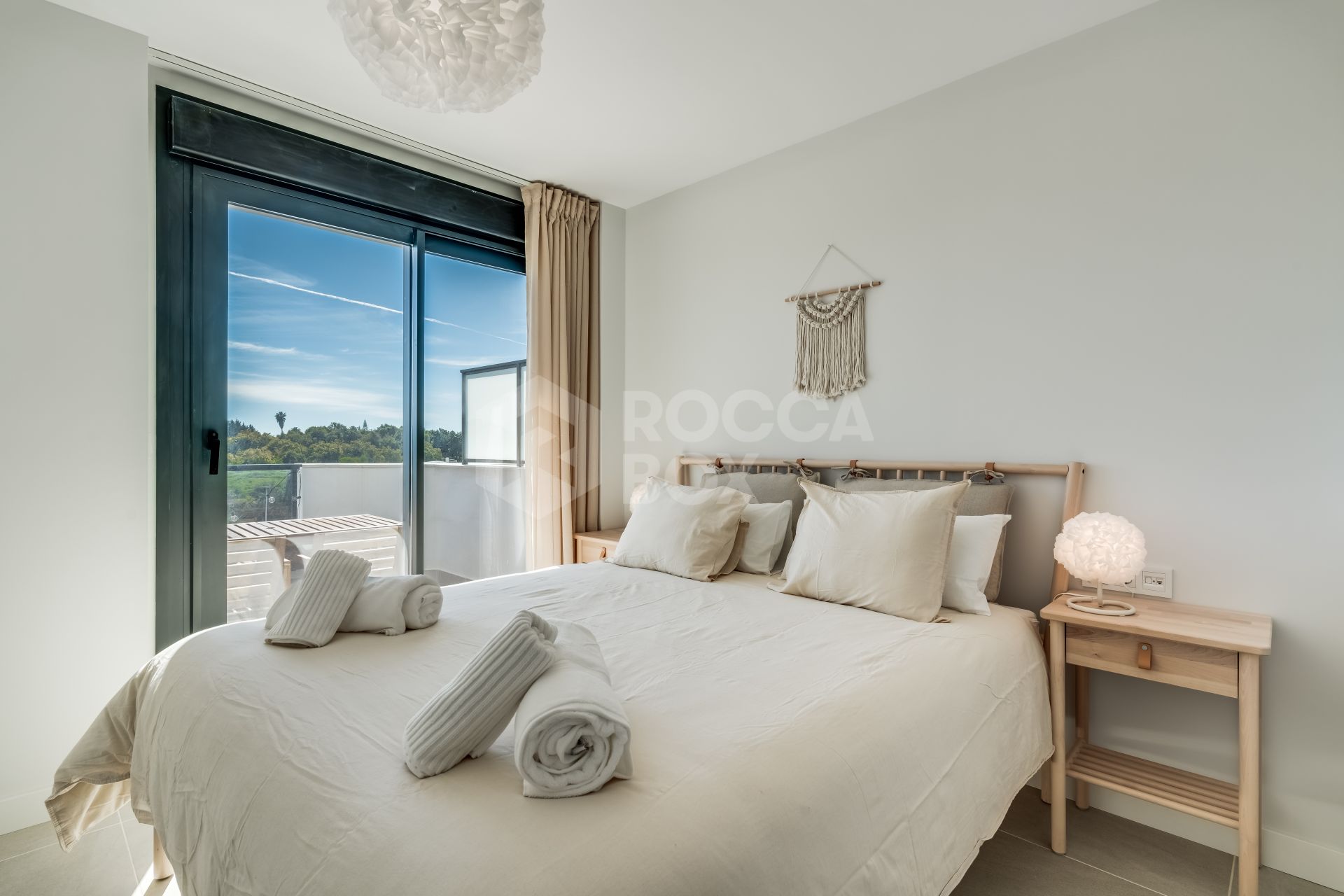 Luxury 1-Bedroom Penthouse with Stunning Sea Views in La Resina, Estepona