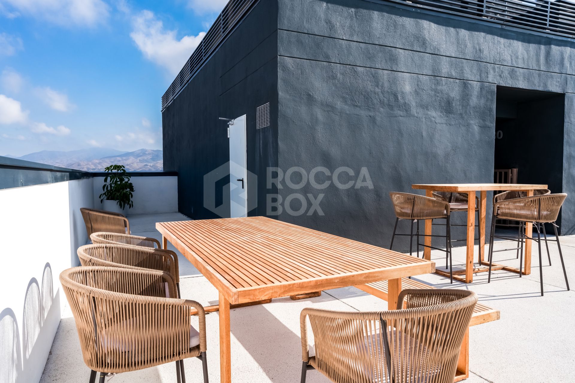 Modern Apartment in Malaga Urban Sky Tower – 25th Floor with Stunning City Views