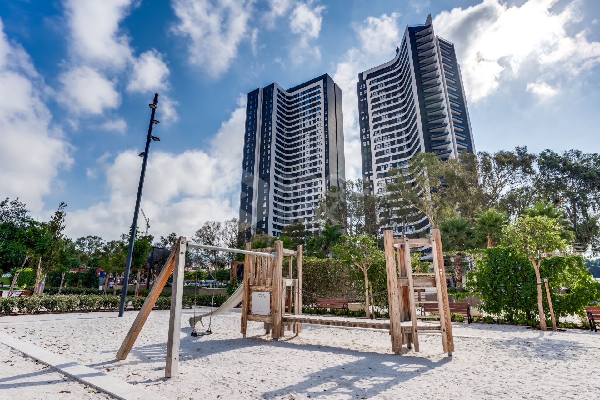 Modern Apartment in Malaga Urban Sky Tower – 25th Floor with Stunning City Views