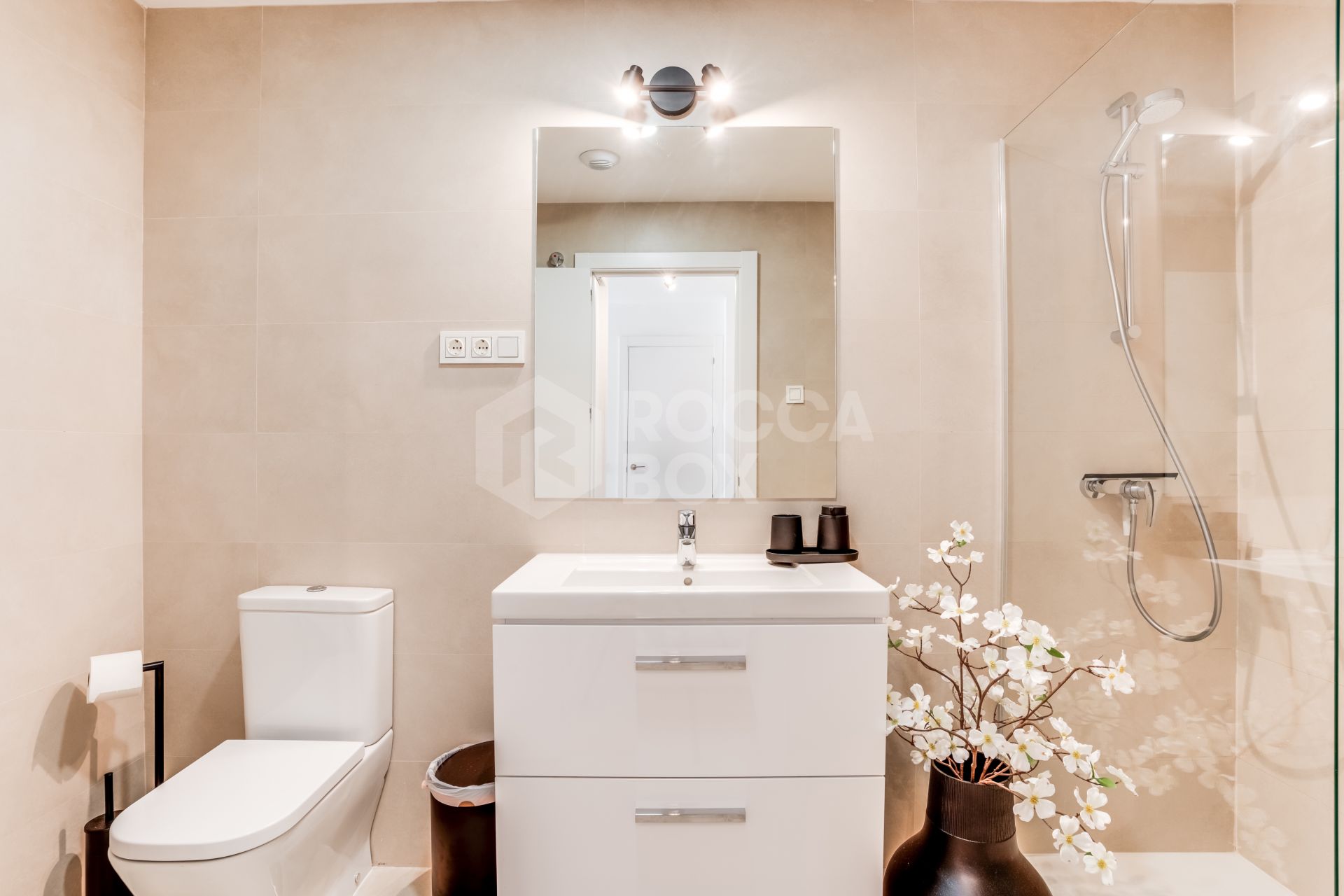 Modern Apartment in Malaga Urban Sky Tower – 25th Floor with Stunning City Views