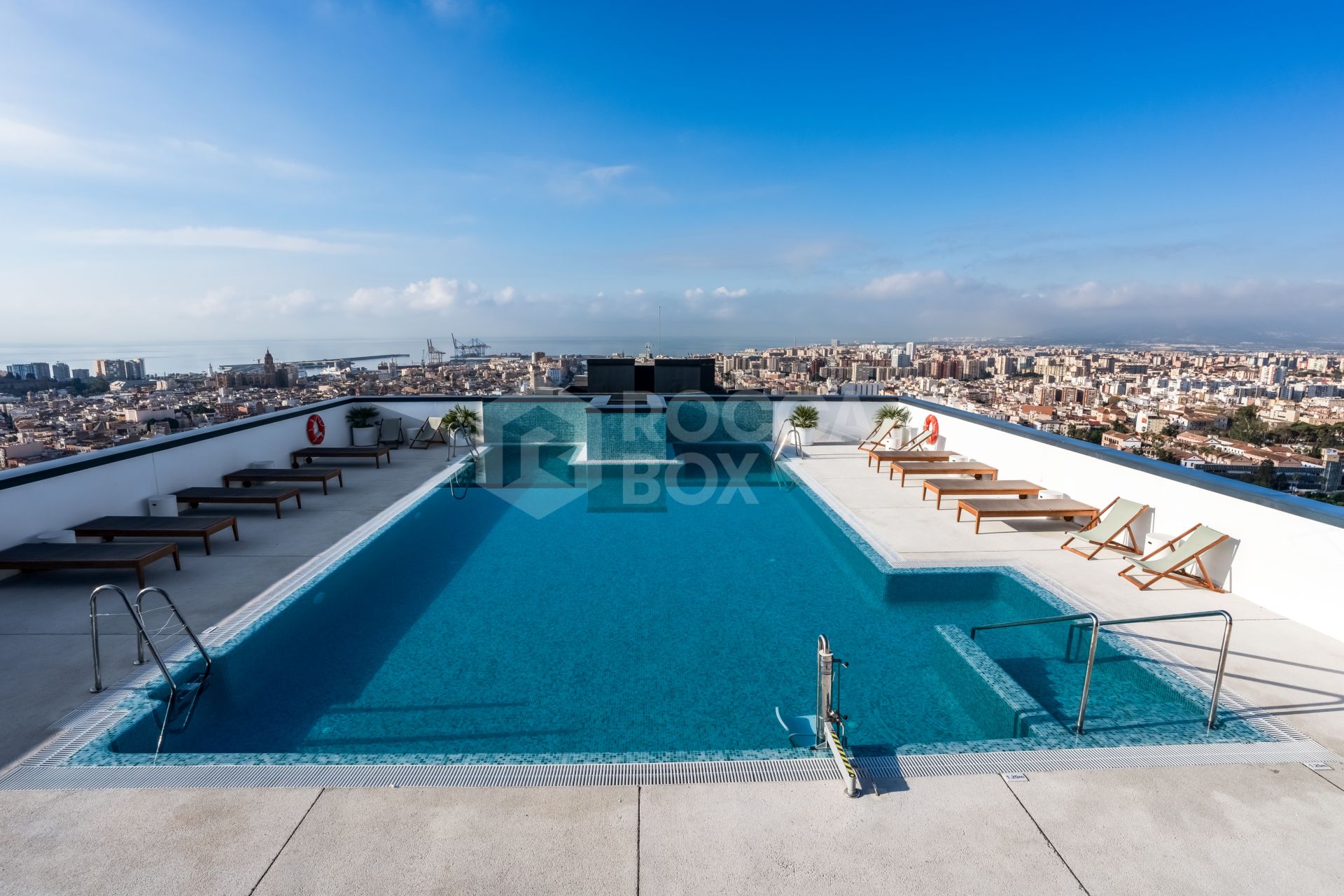 Modern Apartment in Malaga Urban Sky Tower – 25th Floor with Stunning City Views