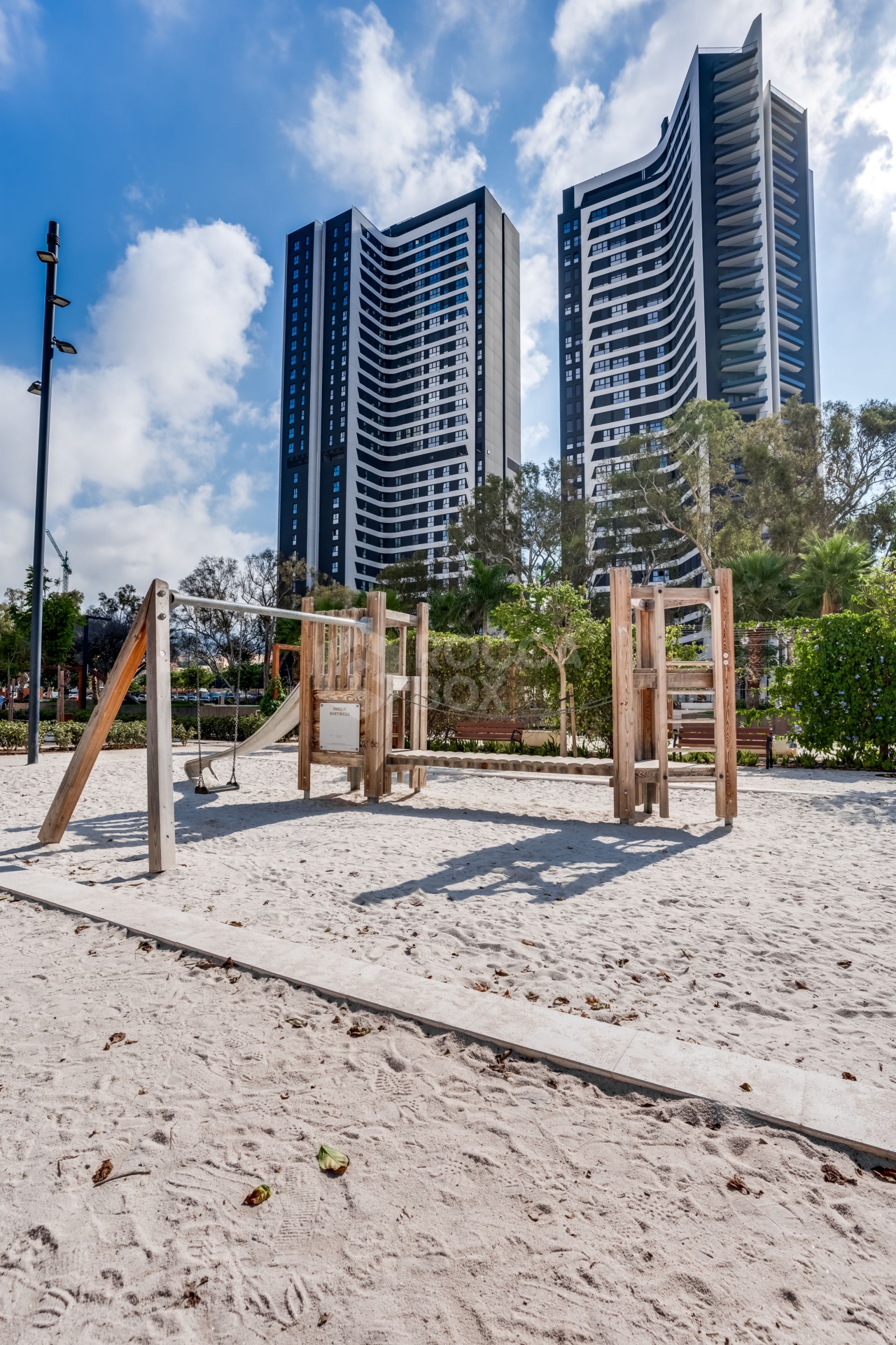 Modern Apartment in Malaga Urban Sky Tower – 25th Floor with Stunning City Views