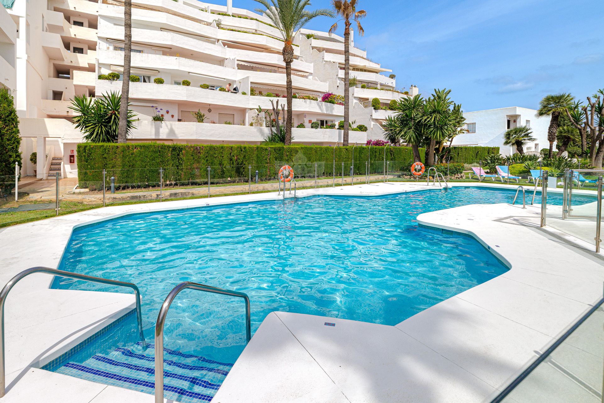 Apartamento en Jardines de Andalucia, Marbella