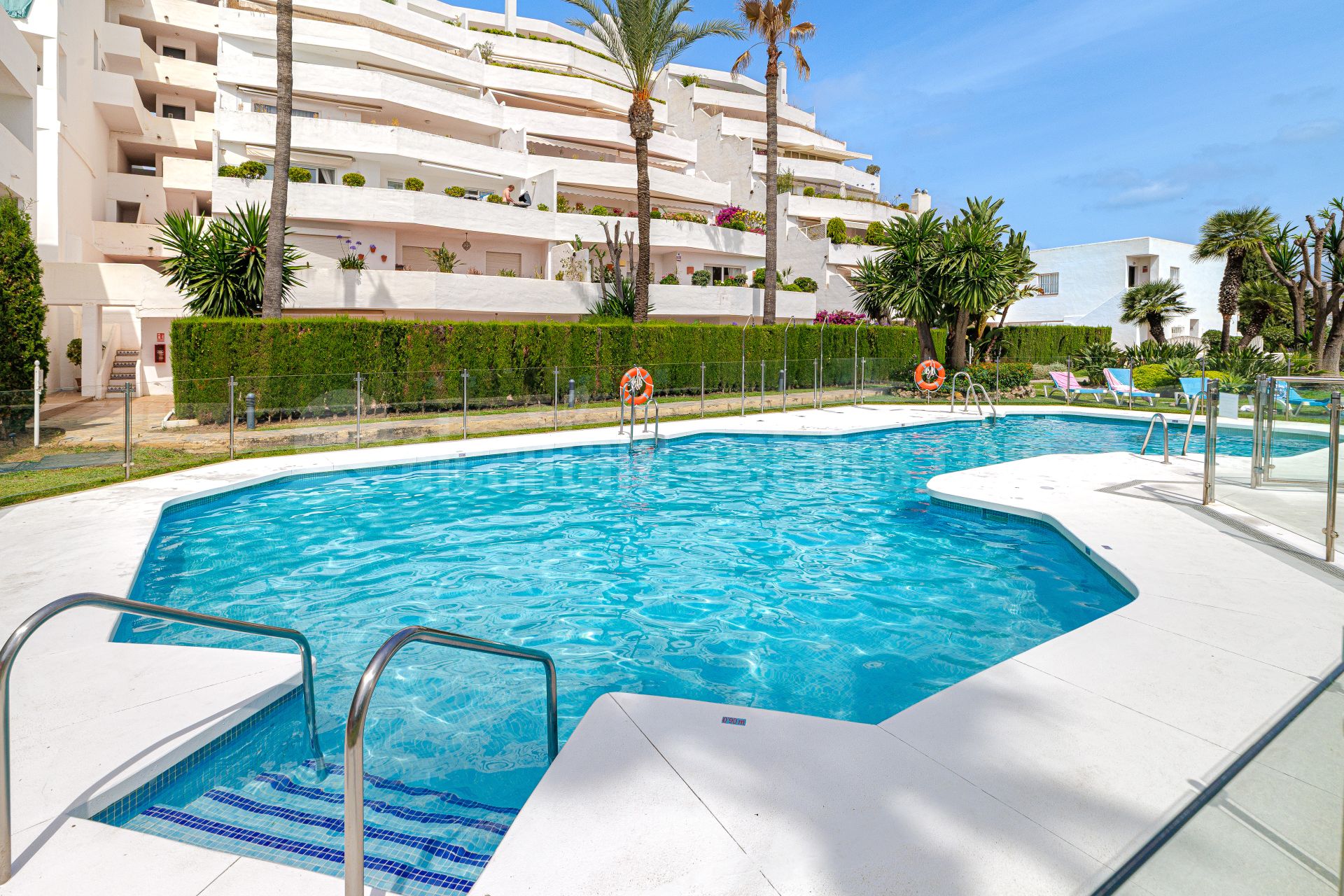 Apartamento en Jardines de Andalucia, Marbella