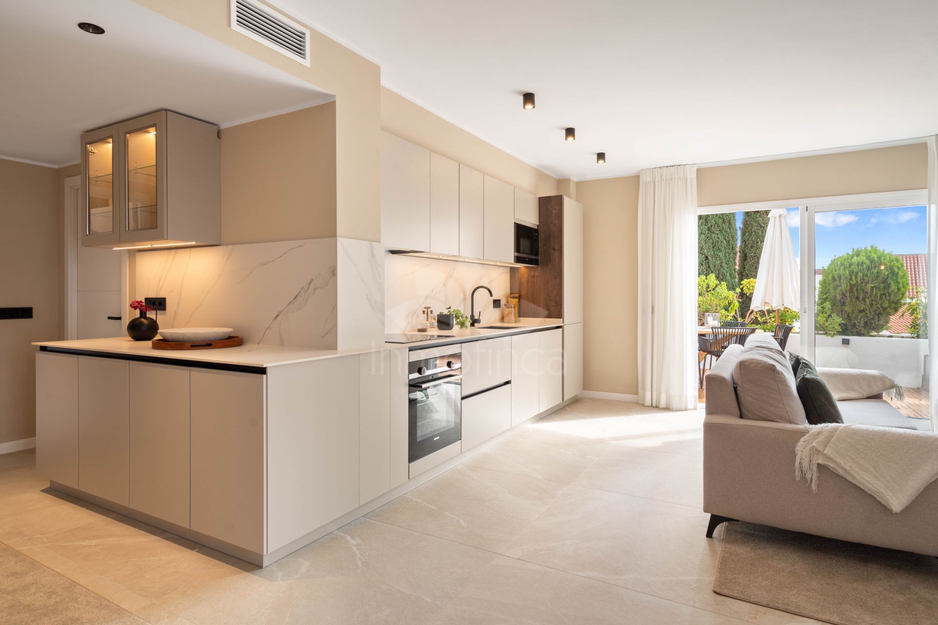 Apartamento en Jardines de Andalucia, Marbella