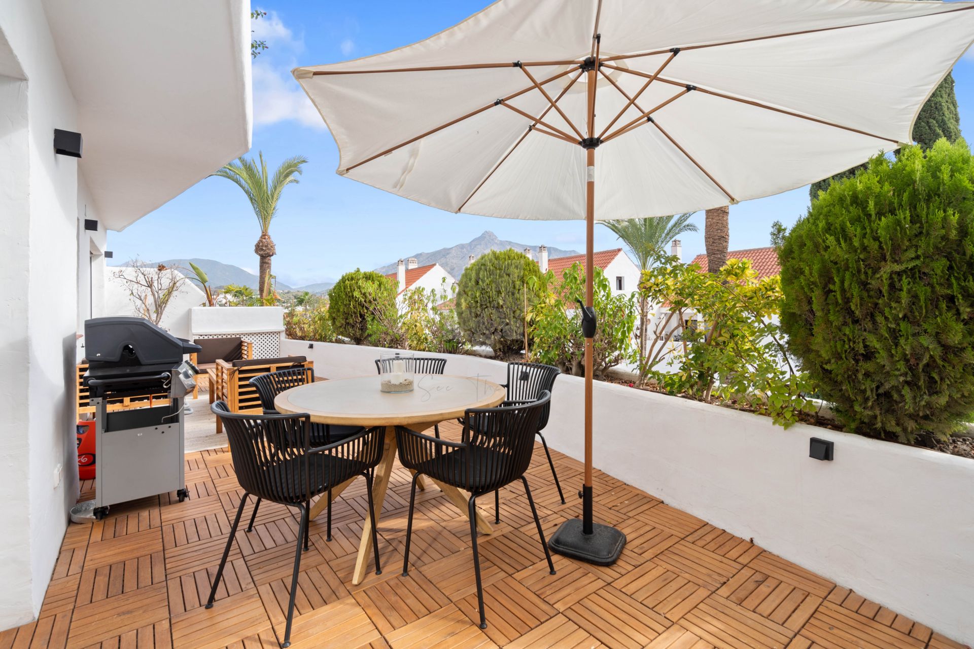 Apartment in Jardines de Andalucia, Marbella