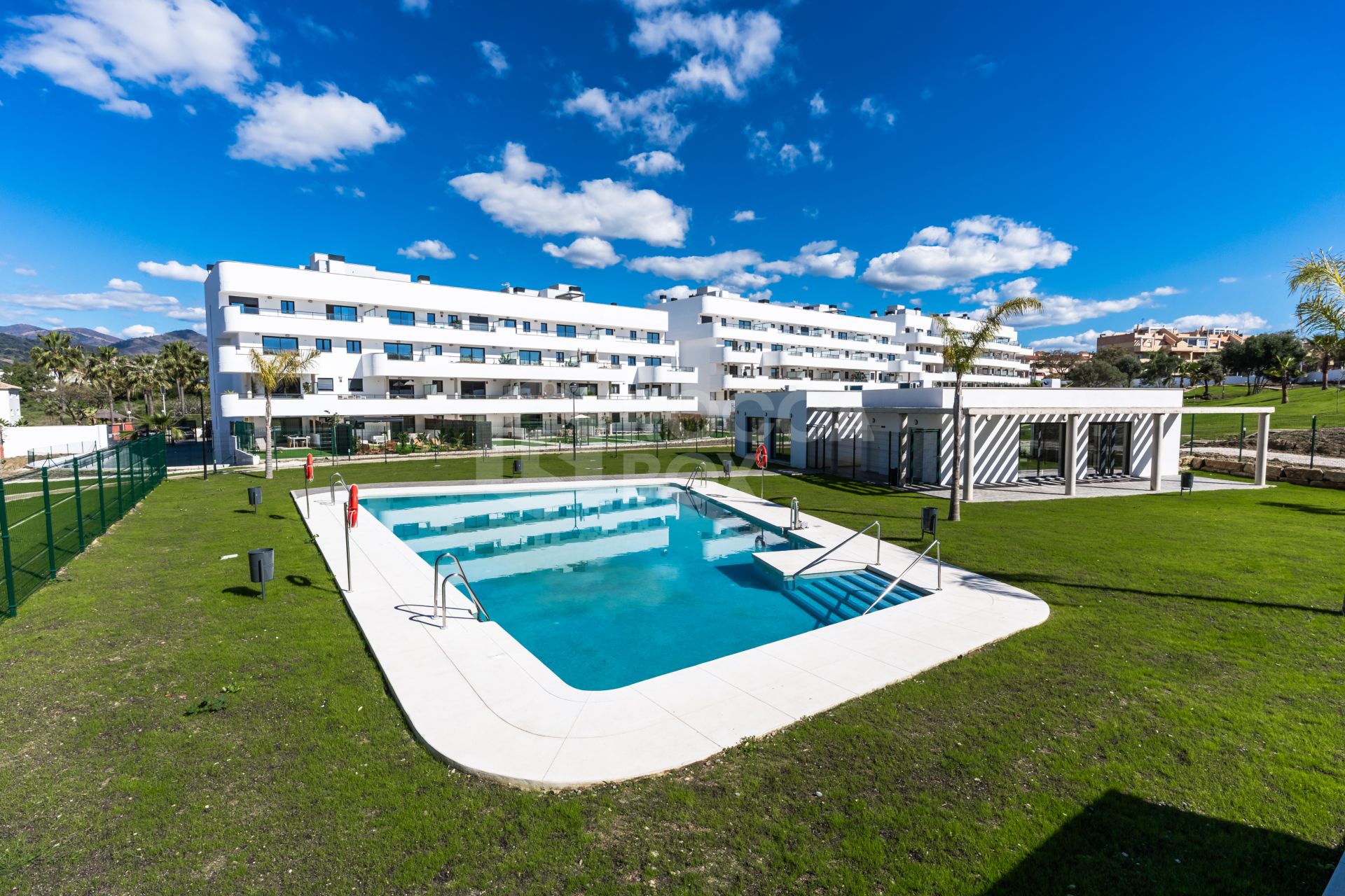 Modern 2-Bedroom Apartment in Aranya, Selwo – Estepona