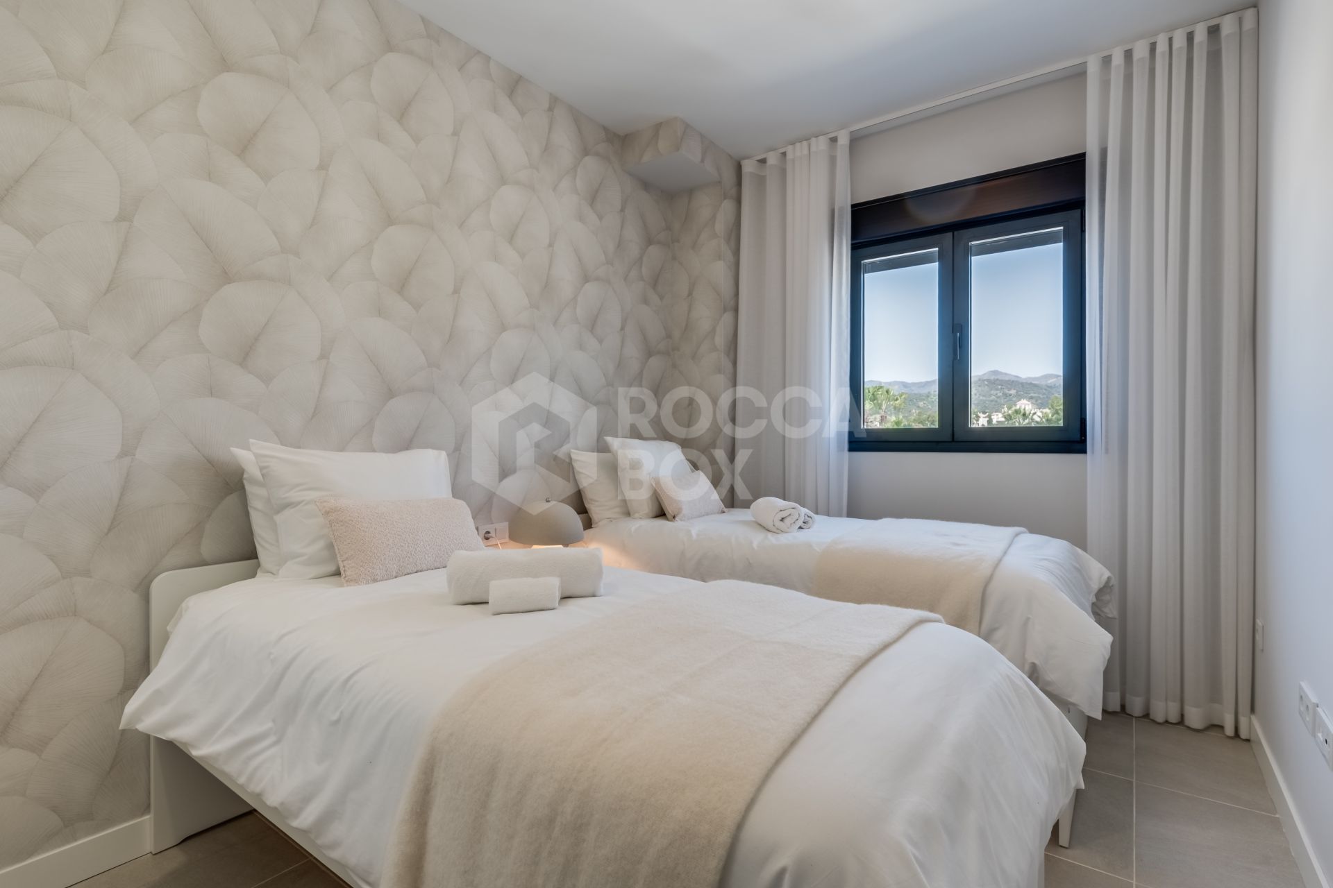 Modern 2-Bedroom Apartment in Aranya, Selwo – Estepona