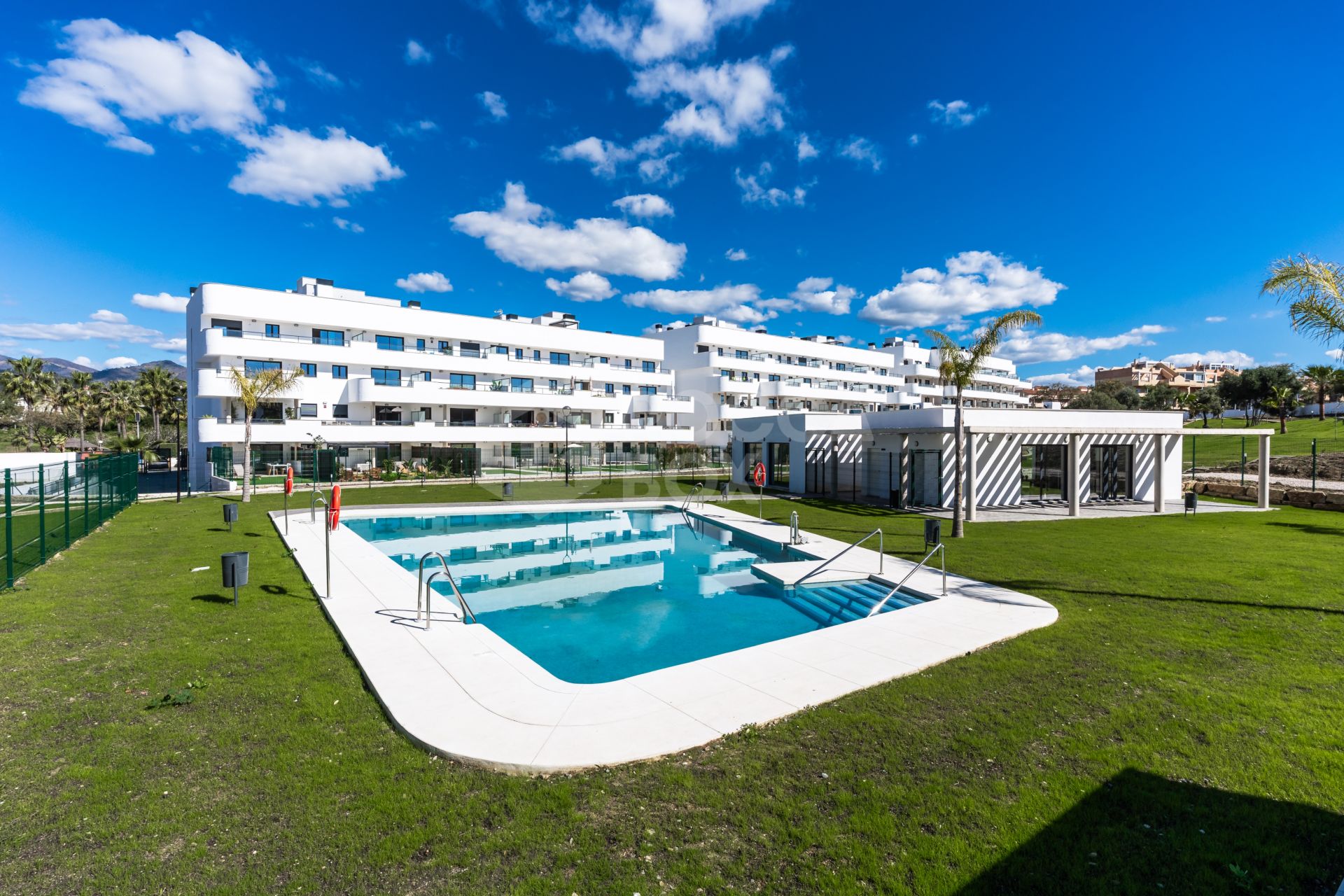 Modern 2-Bedroom Apartment in Aranya, Selwo – Estepona