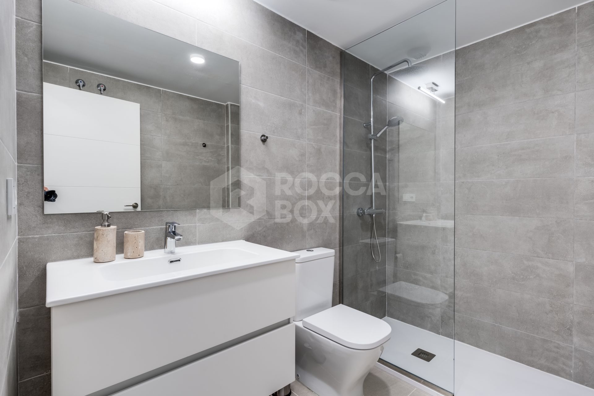 Modern 2-Bedroom Apartment in Aranya, Selwo – Estepona