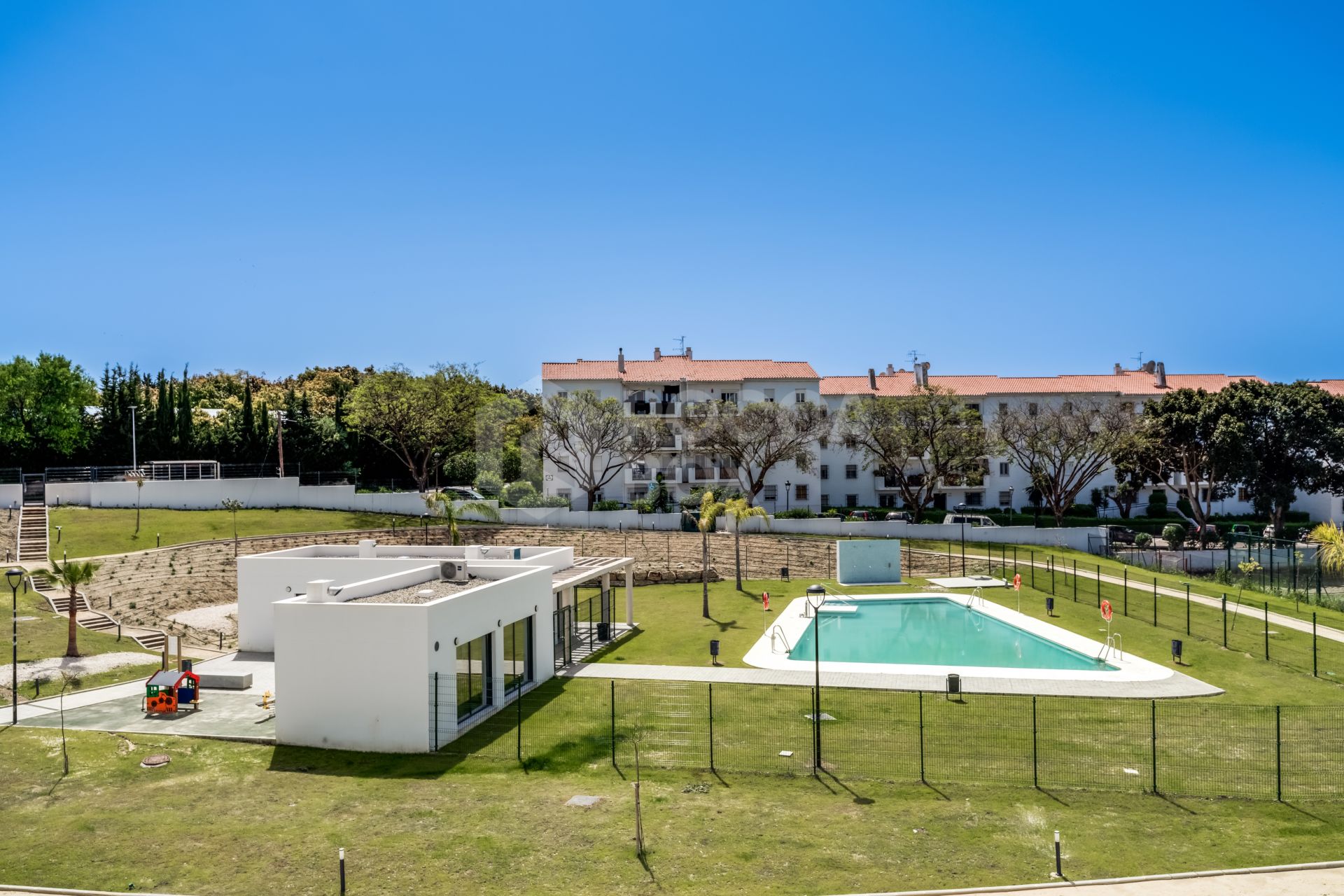 Modern 2-Bedroom Apartment in Aranya, Selwo – Estepona