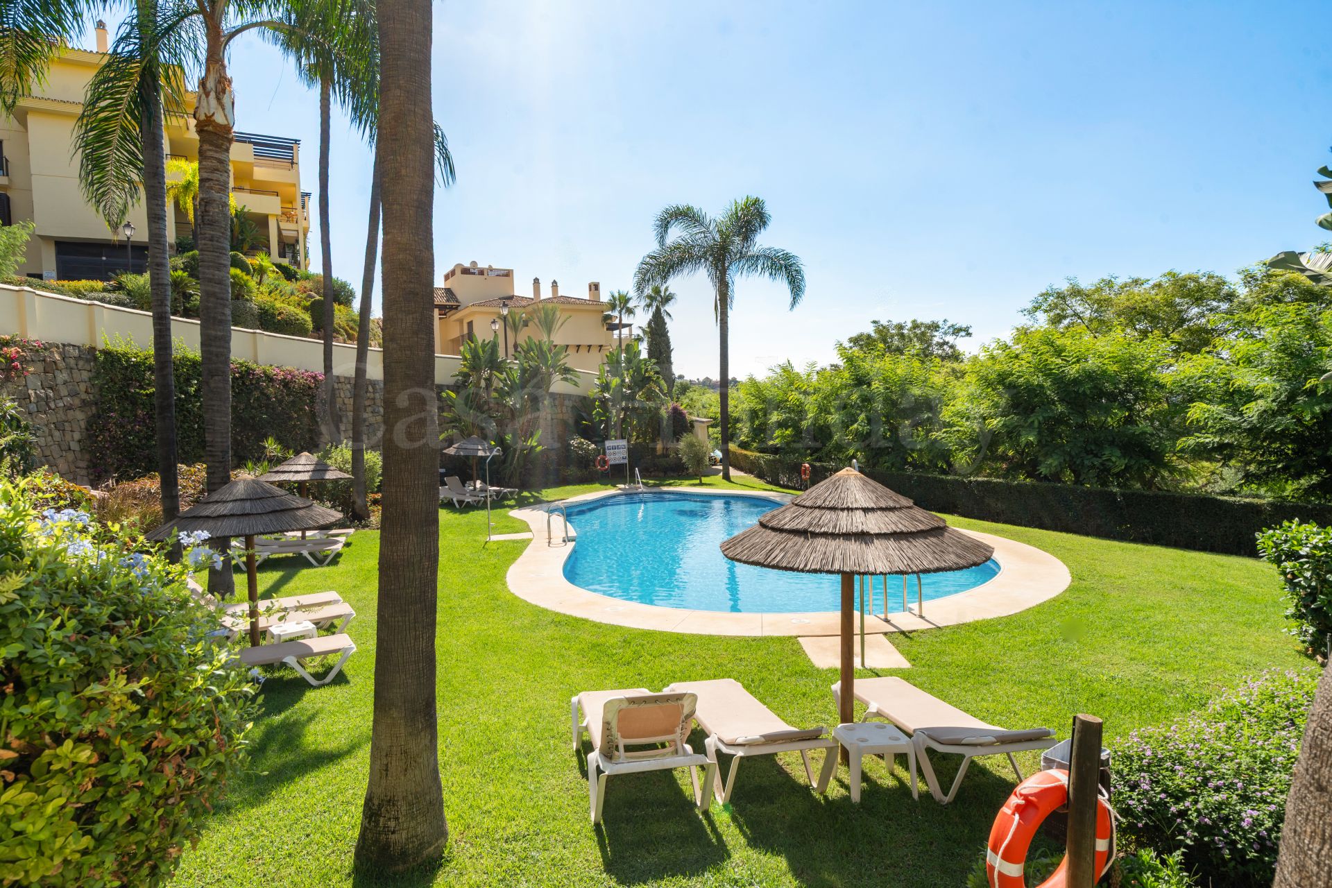 Ground Floor Apartment in Los Arqueros, Benahavis