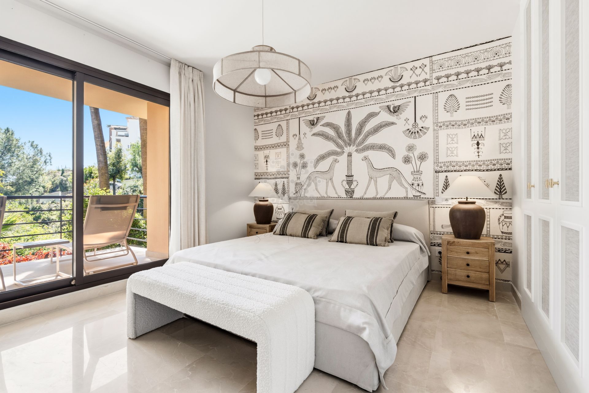 Ground Floor Apartment in Los Arqueros, Benahavis