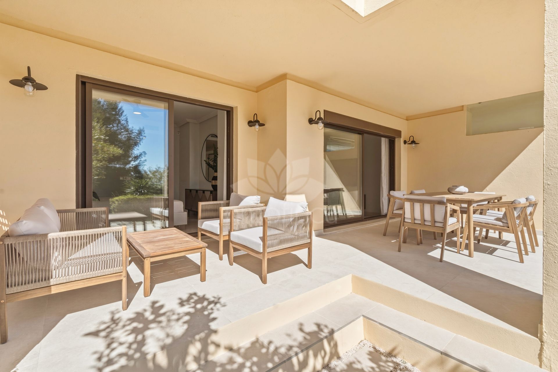 Apartamento Planta Baja en Los Arqueros, Benahavis