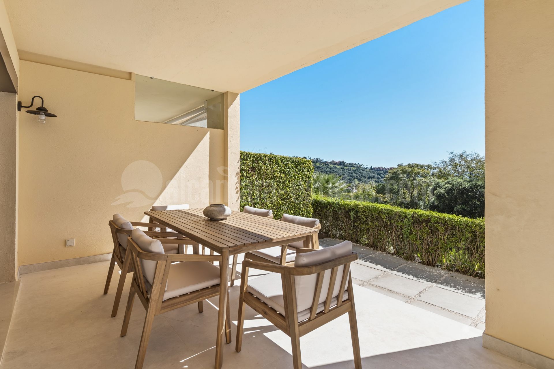 Ground Floor Apartment in Los Arqueros, Benahavis