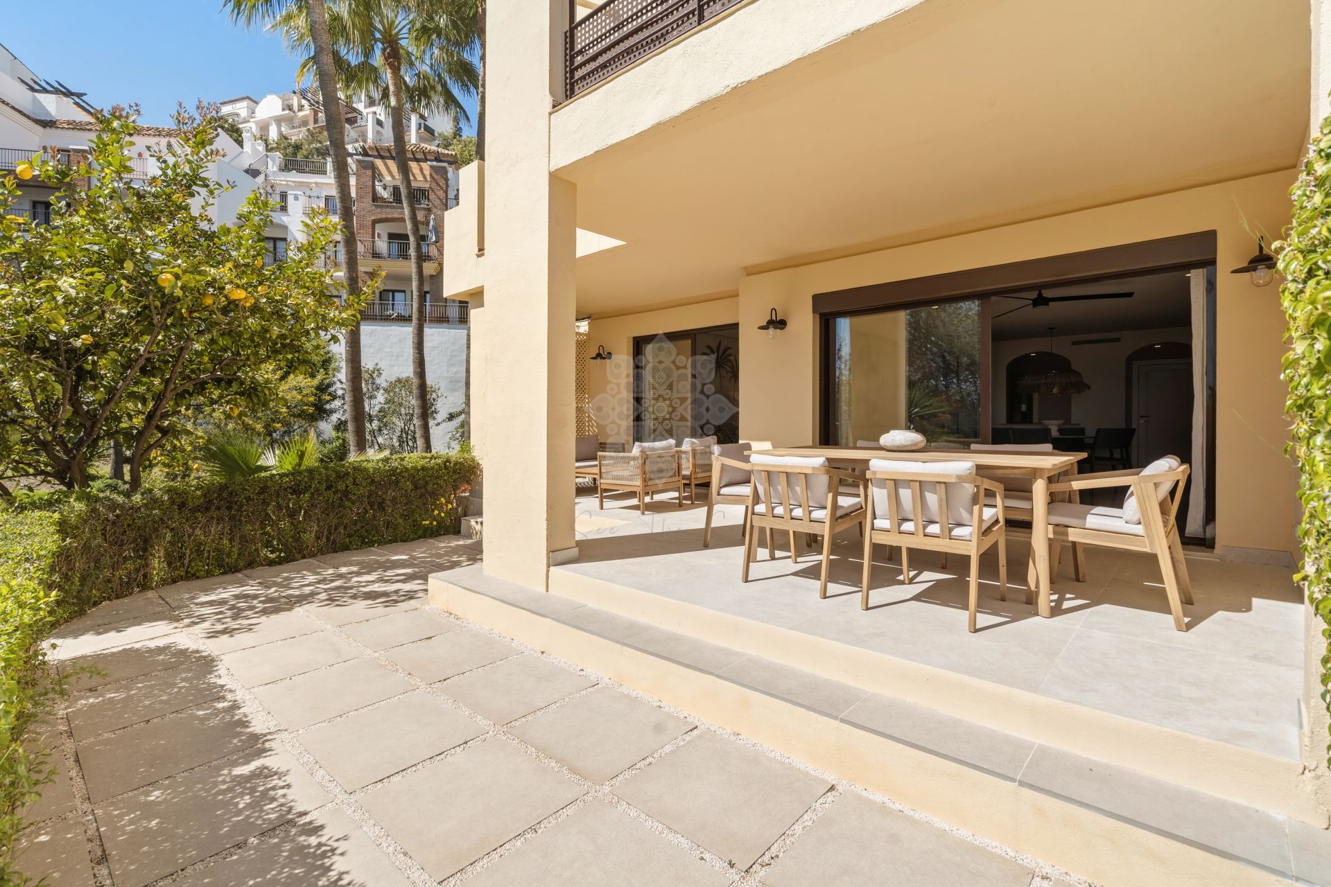 Ground Floor Apartment in Los Arqueros, Benahavis