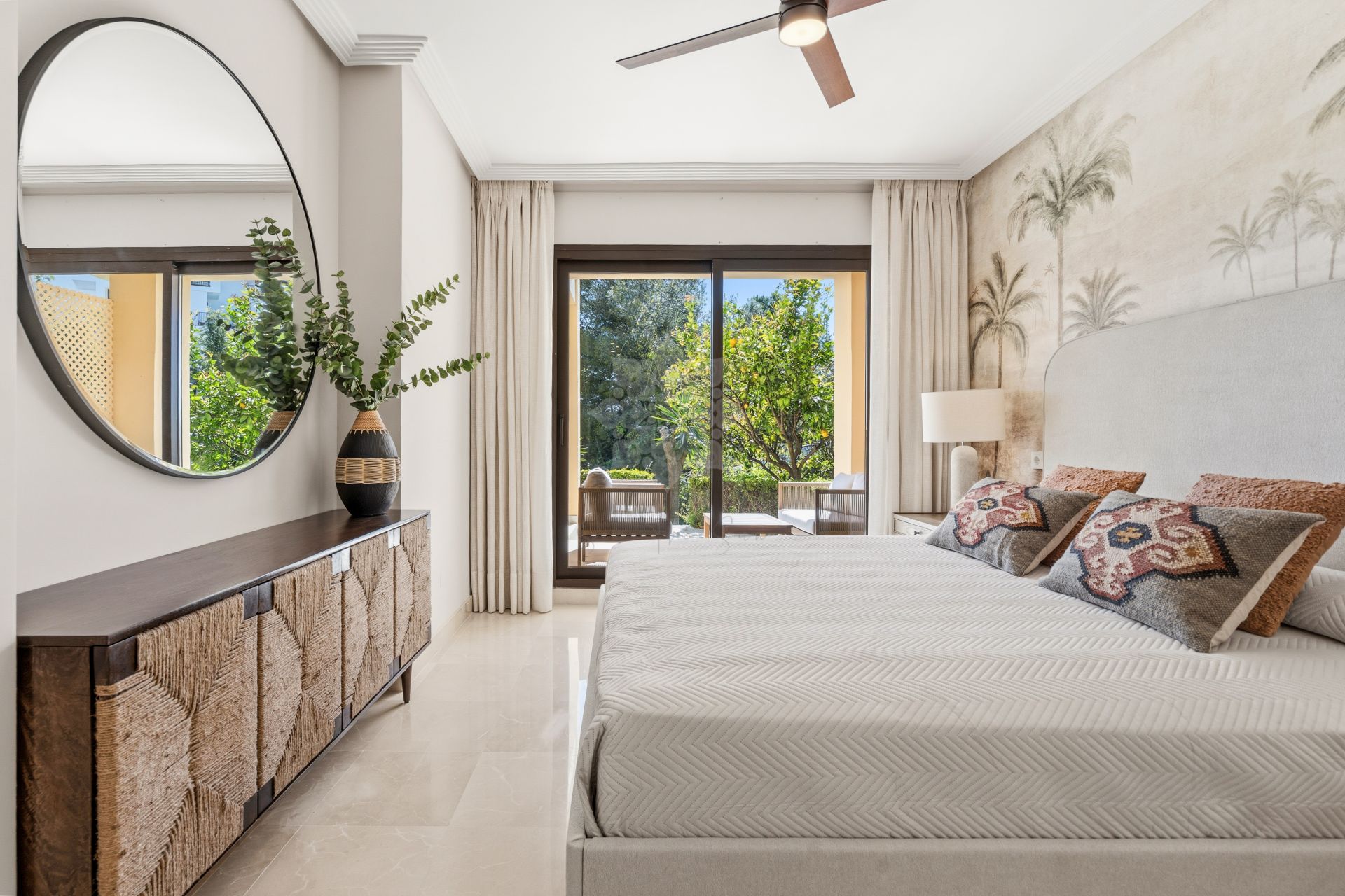 Ground Floor Apartment in Los Arqueros, Benahavis