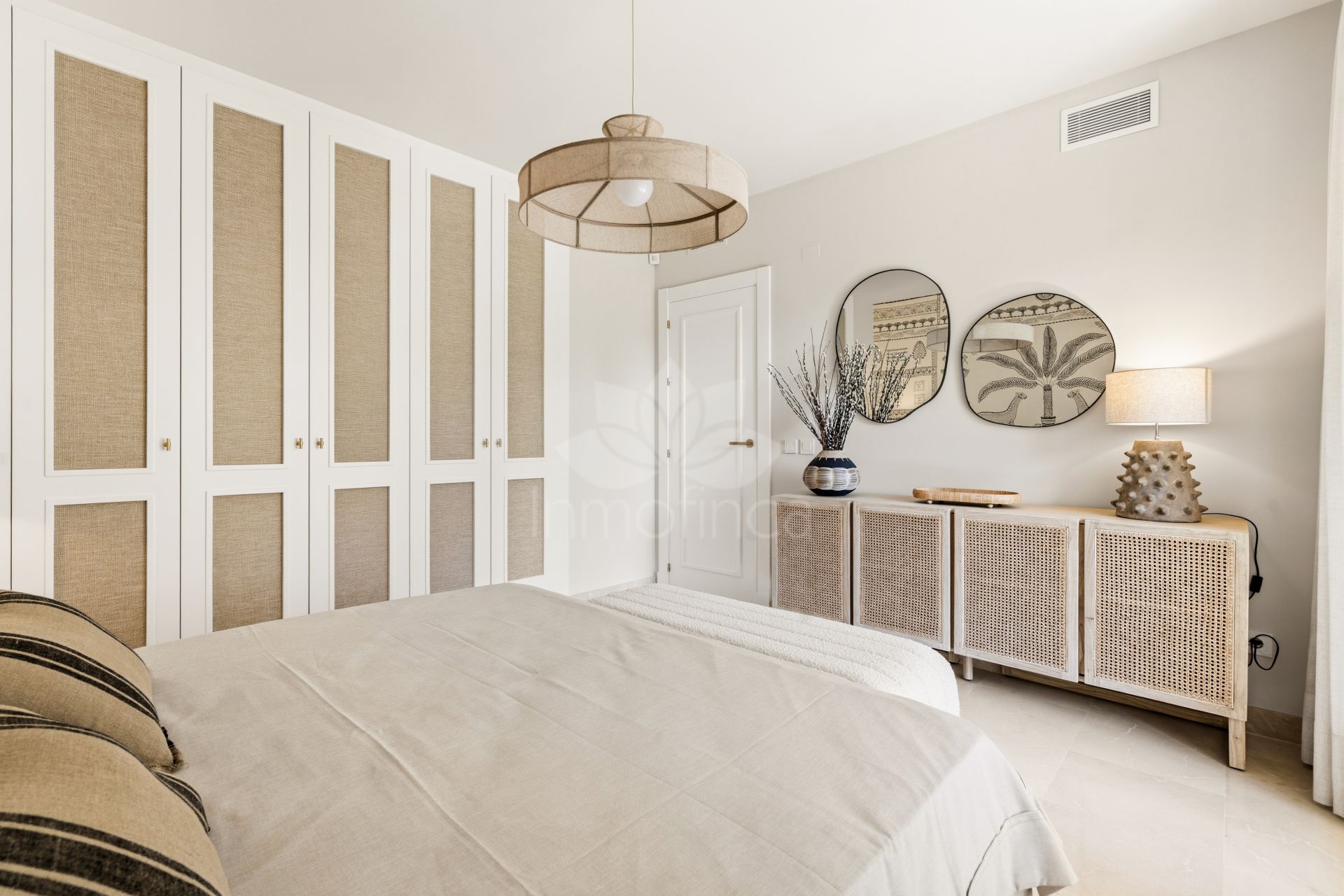 Apartamento Planta Baja en Los Arqueros, Benahavis