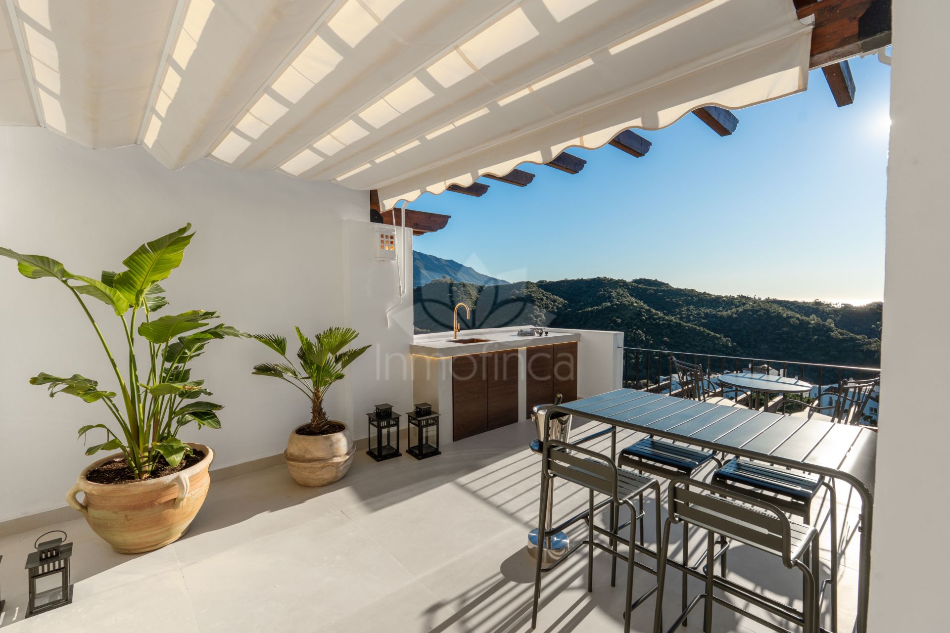 Duplex Penthouse in Altos de La Quinta, Benahavis