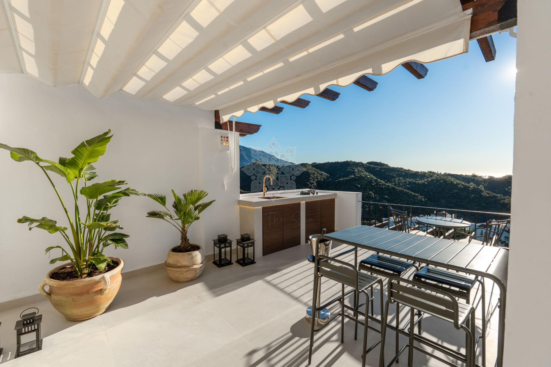 Duplex Penthouse in Altos de La Quinta, Benahavis