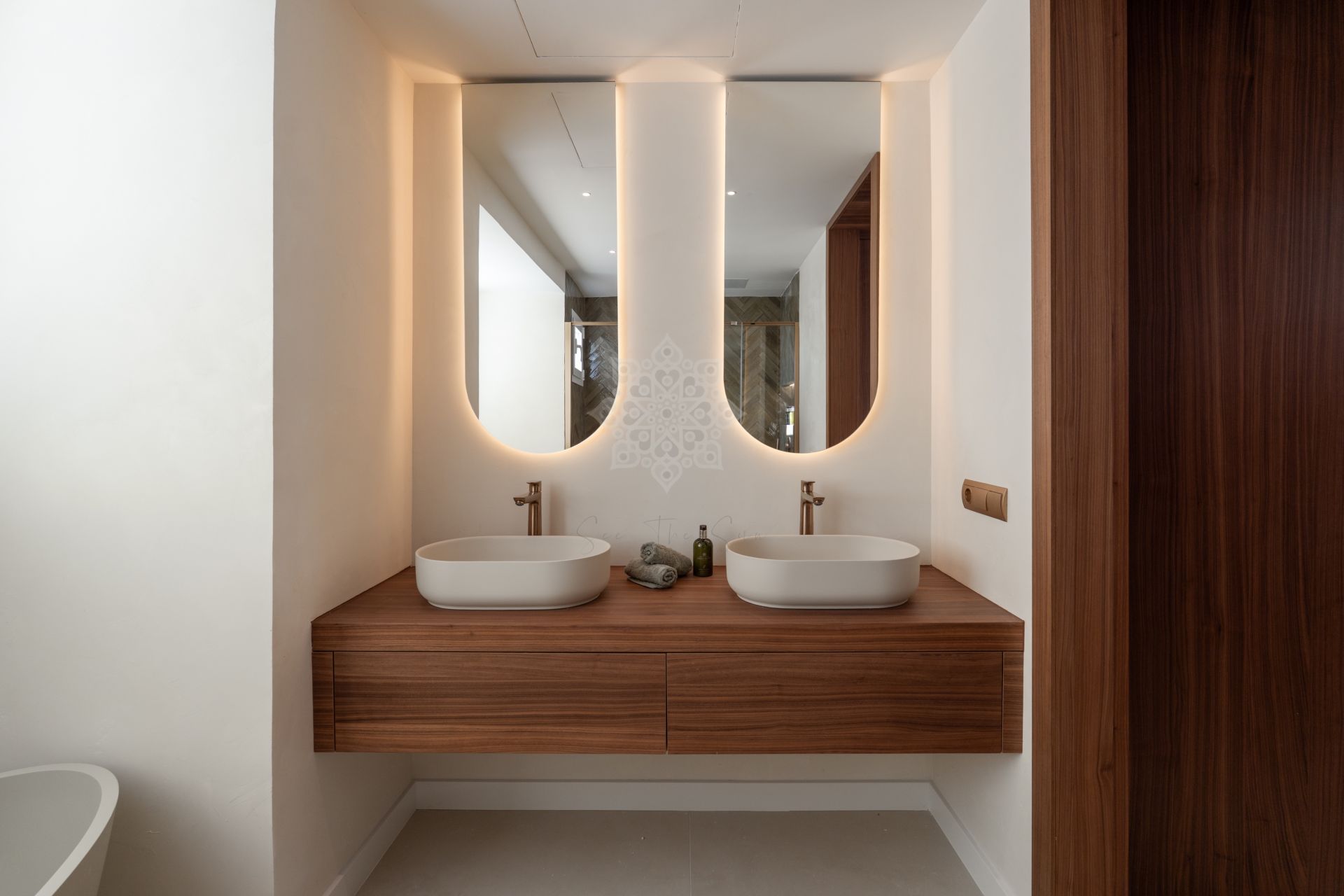 Duplex Penthouse in Altos de La Quinta, Benahavis