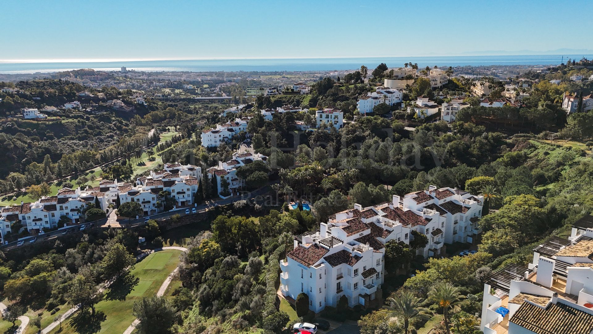 Atico Duplex en Altos de La Quinta, Benahavis