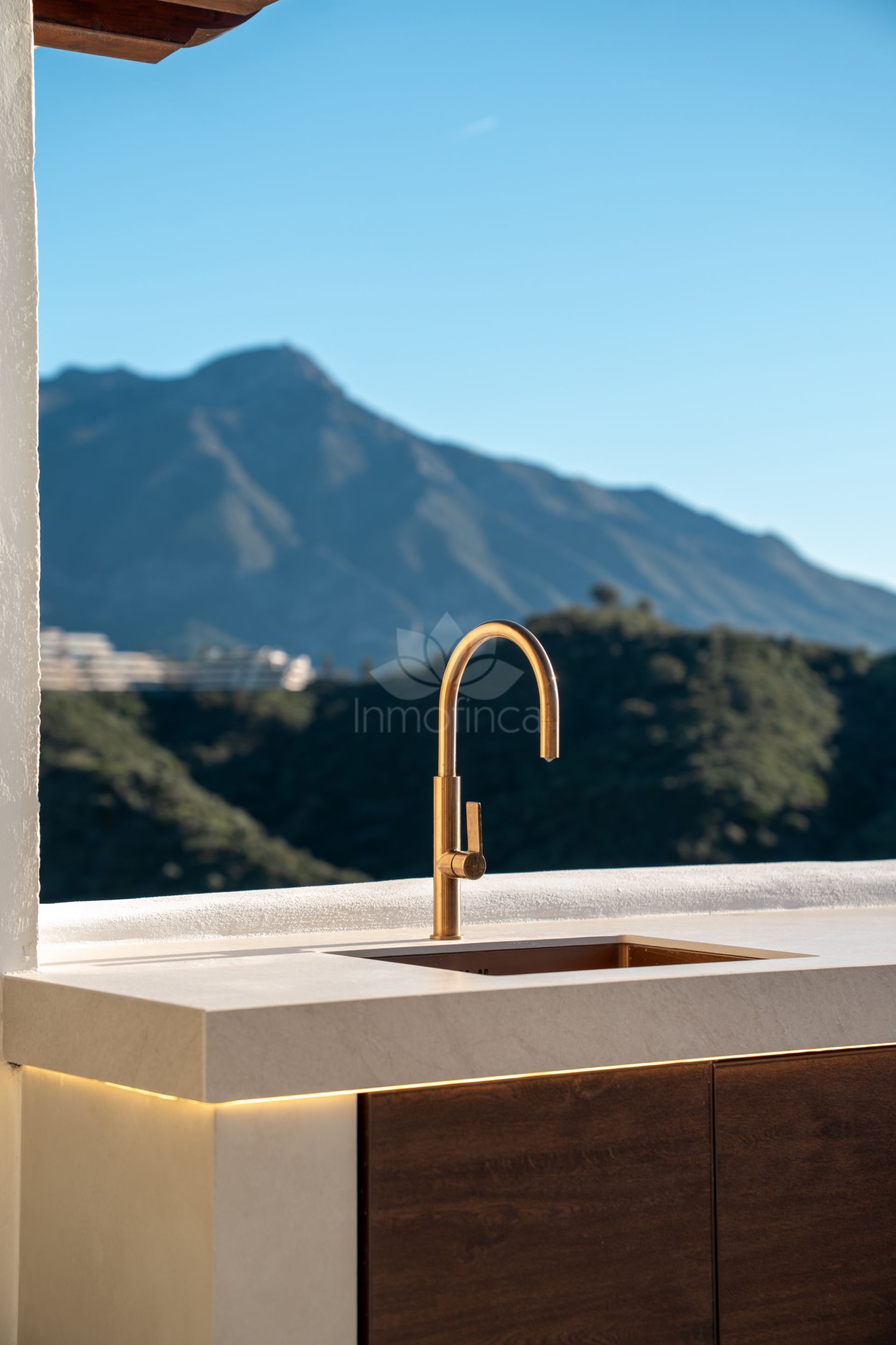 Duplex Penthouse in Altos de La Quinta, Benahavis