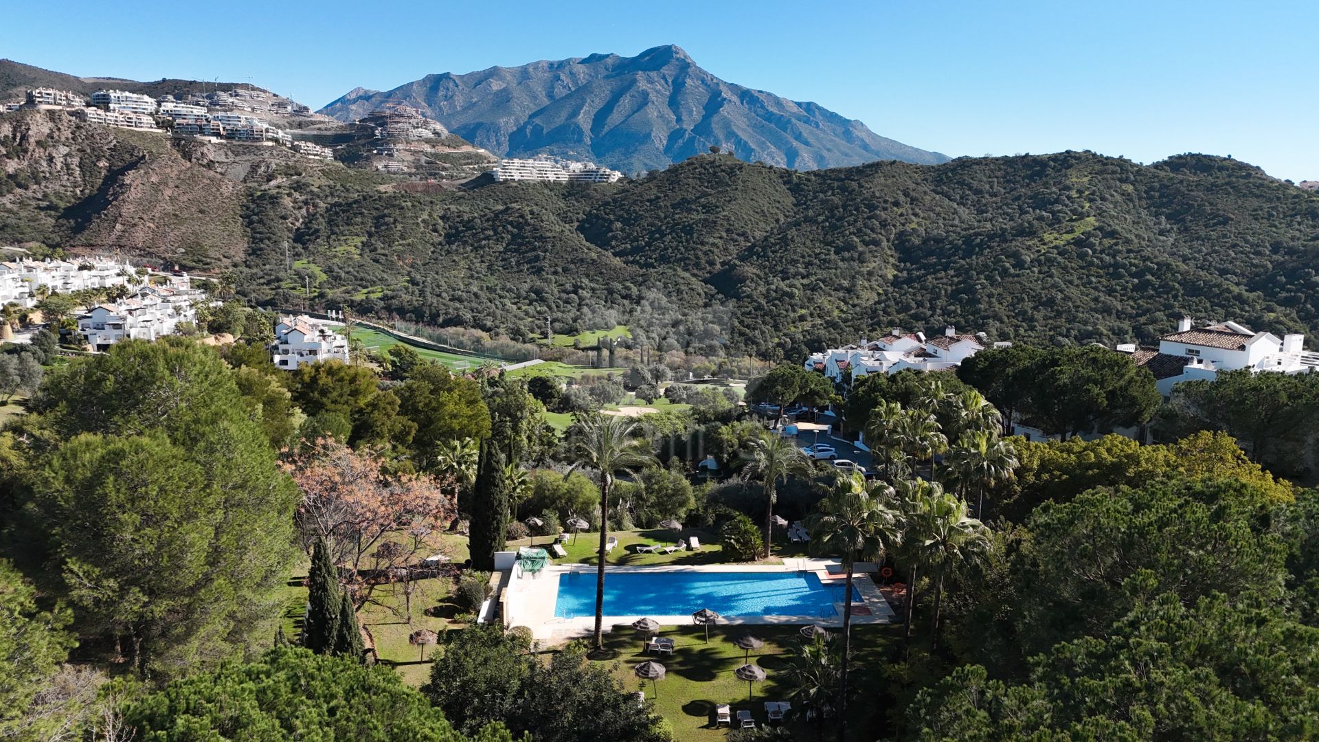 Duplex Penthouse in Altos de La Quinta, Benahavis